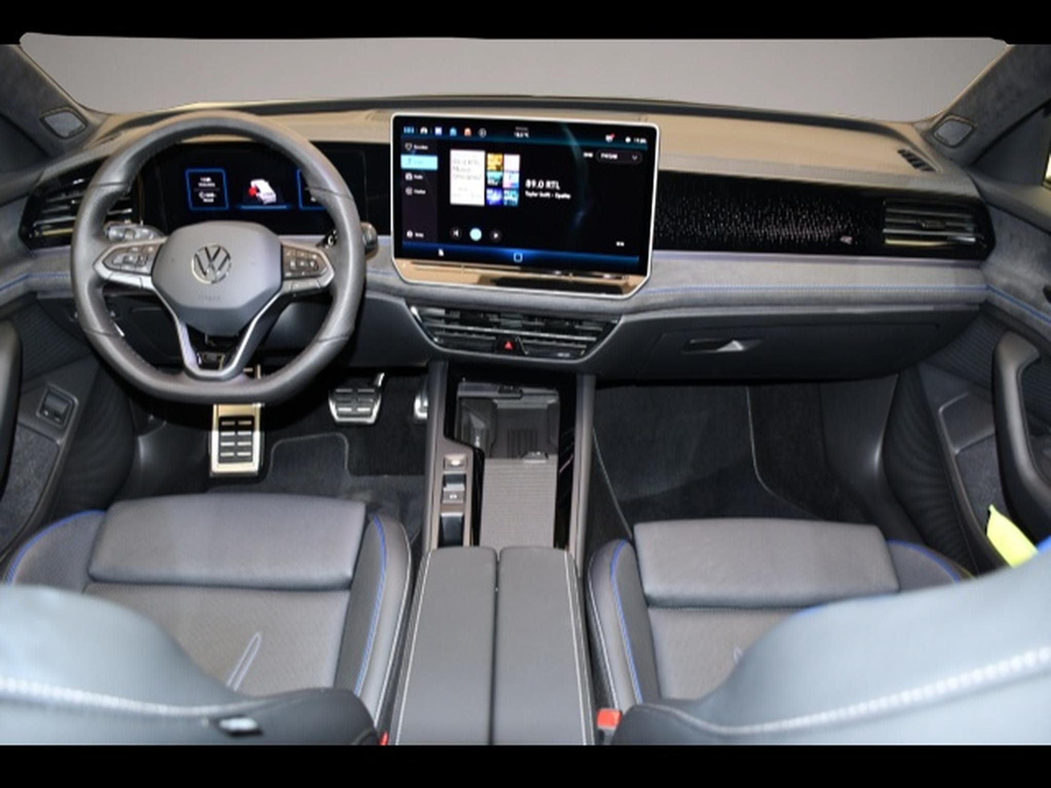 VW Passat (2025) - Foto 4