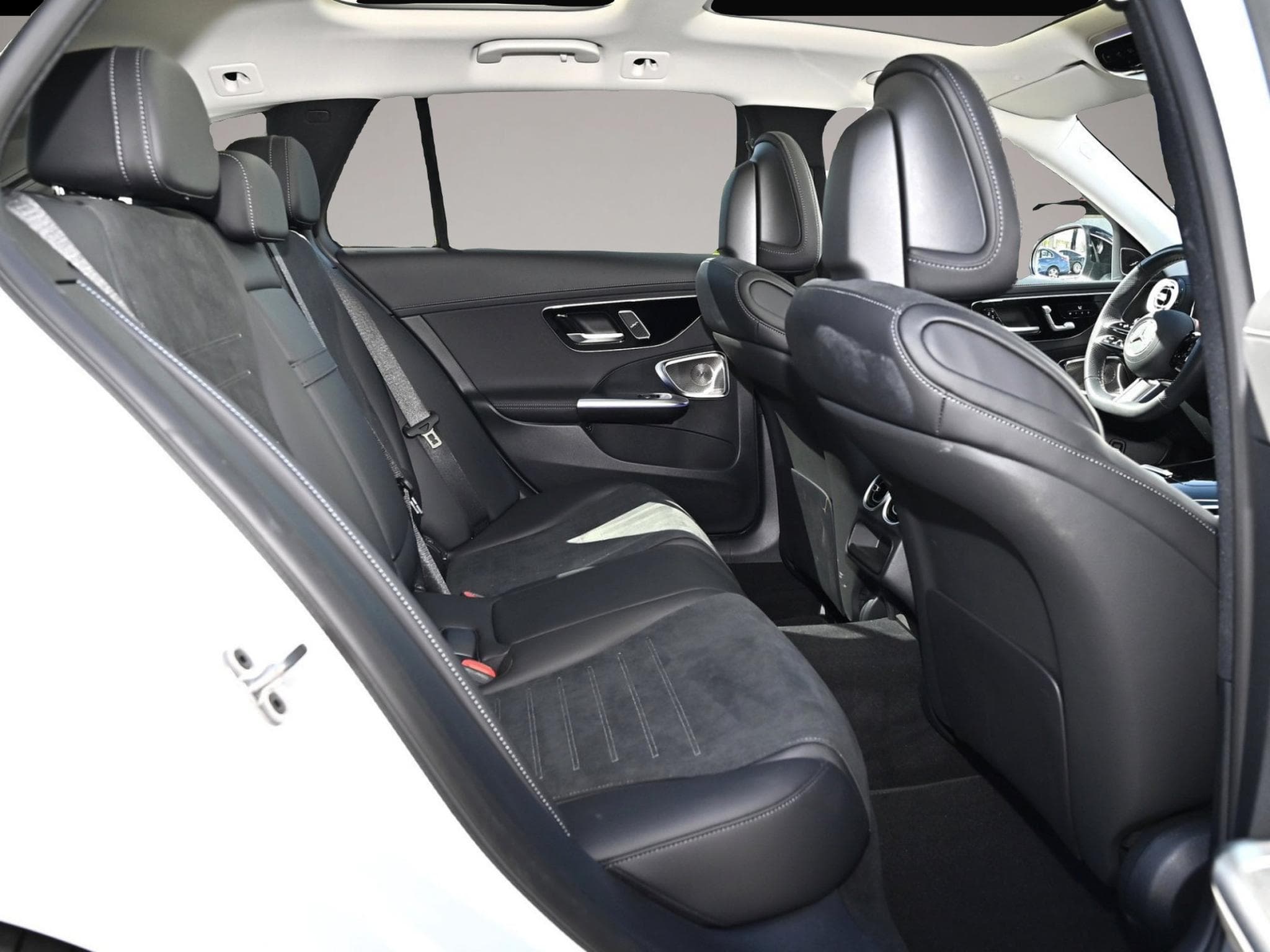 Mercedes C 200 (2025) - Photo 4