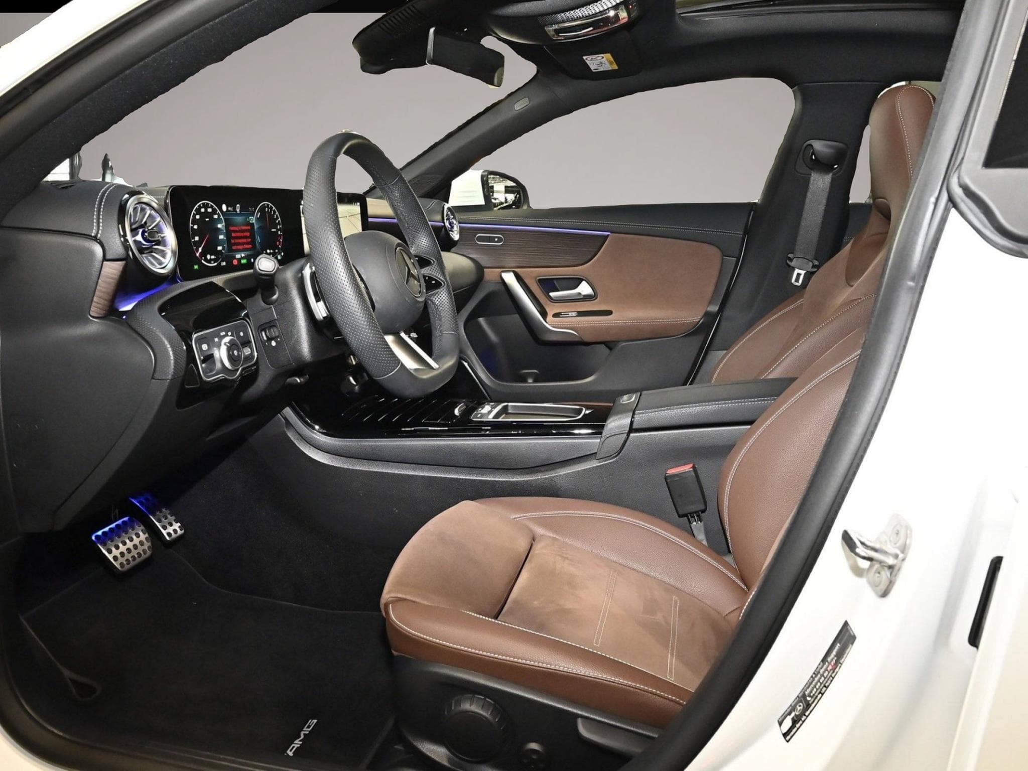 Mercedes GLA 200 (2025) - Photo 6