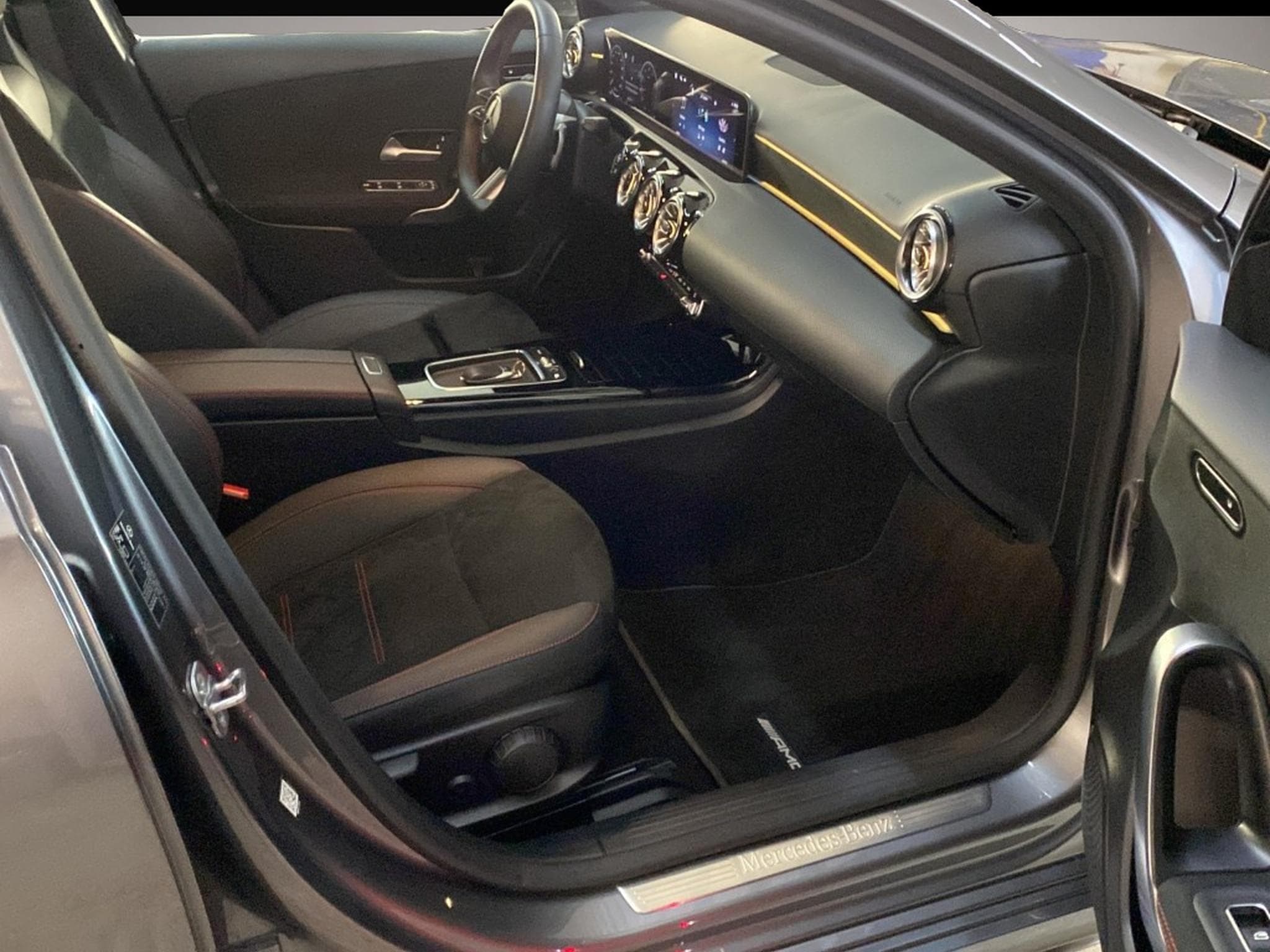 Mercedes 180 (2025) - Foto 5