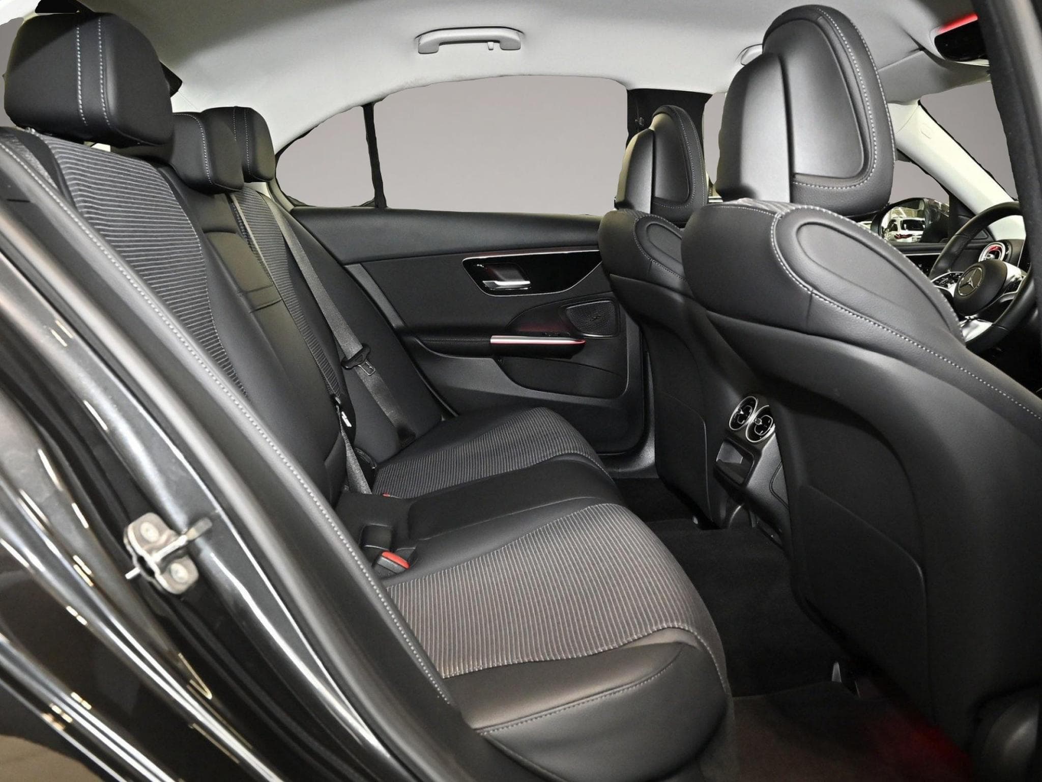 Mercedes C 200 (2024) - Foto 4