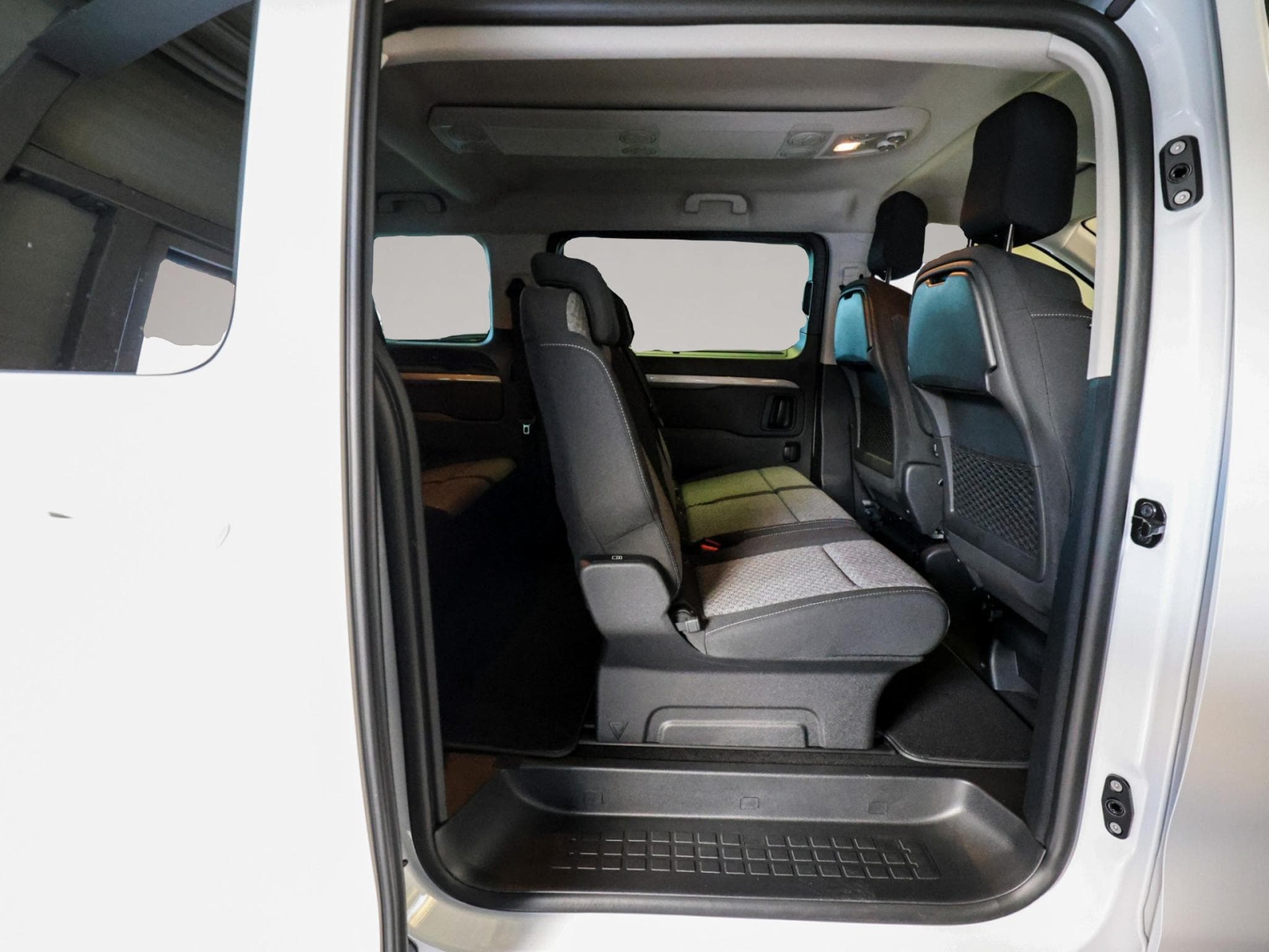 Peugeot Traveller (2026) - Foto 4