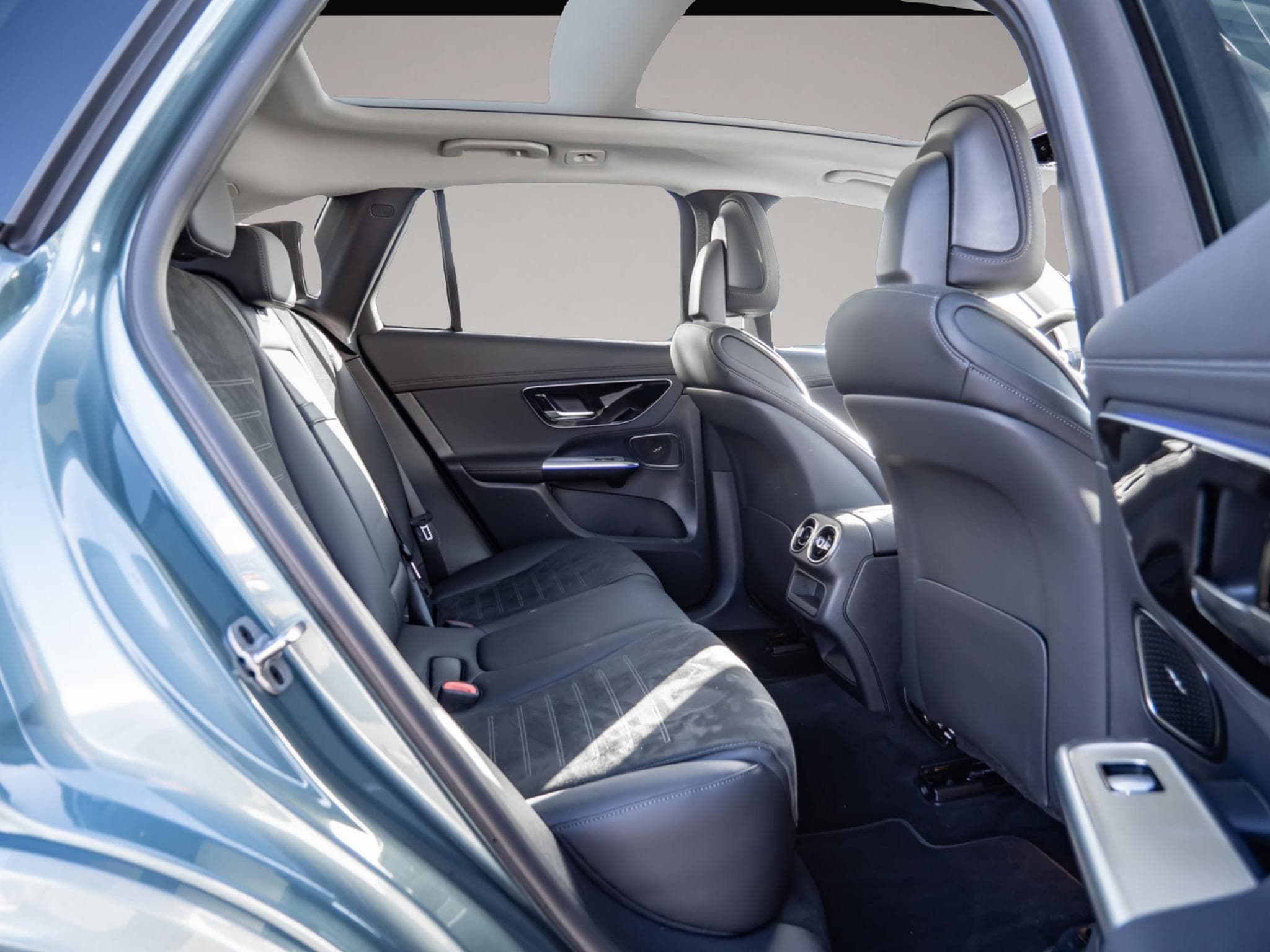 Mercedes GLA 200 (2025) - Photo 4