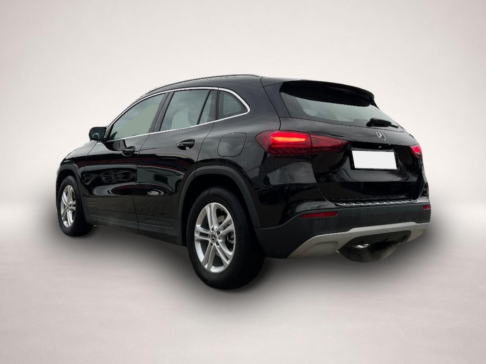 Mercedes GLA 200 (2024) - Photo 2