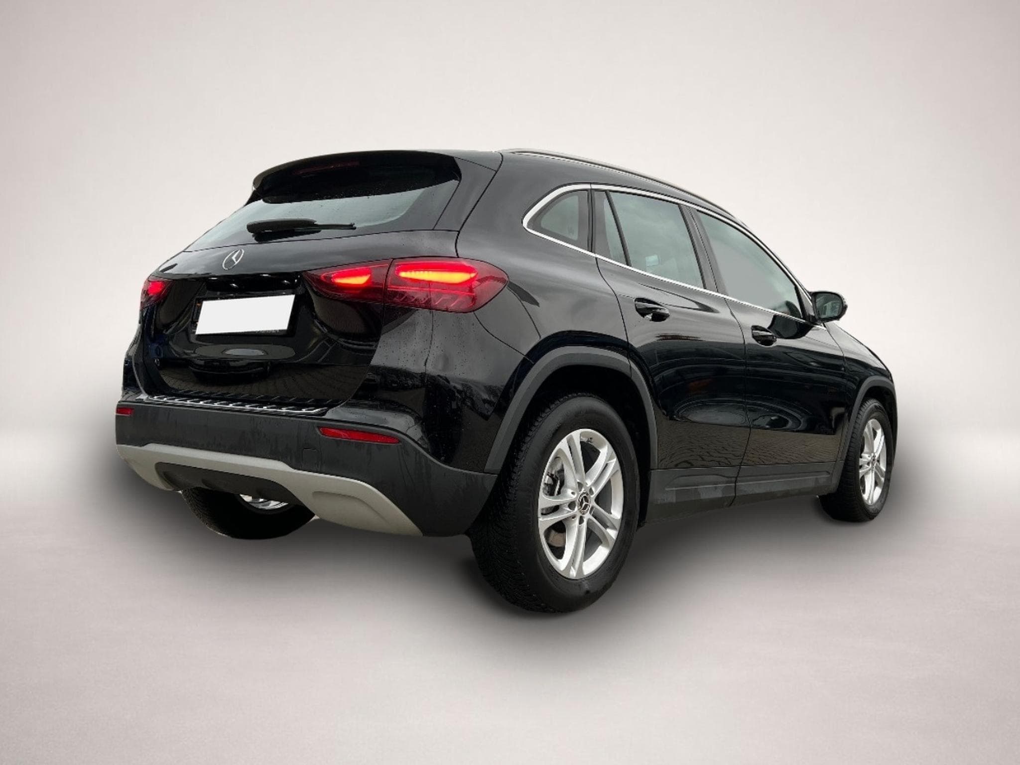 Mercedes GLA 200 (2024) - Photo 4