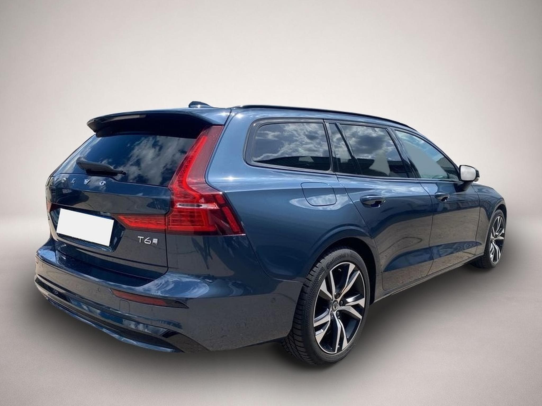 Volvo V60 (2024) - Photo 2