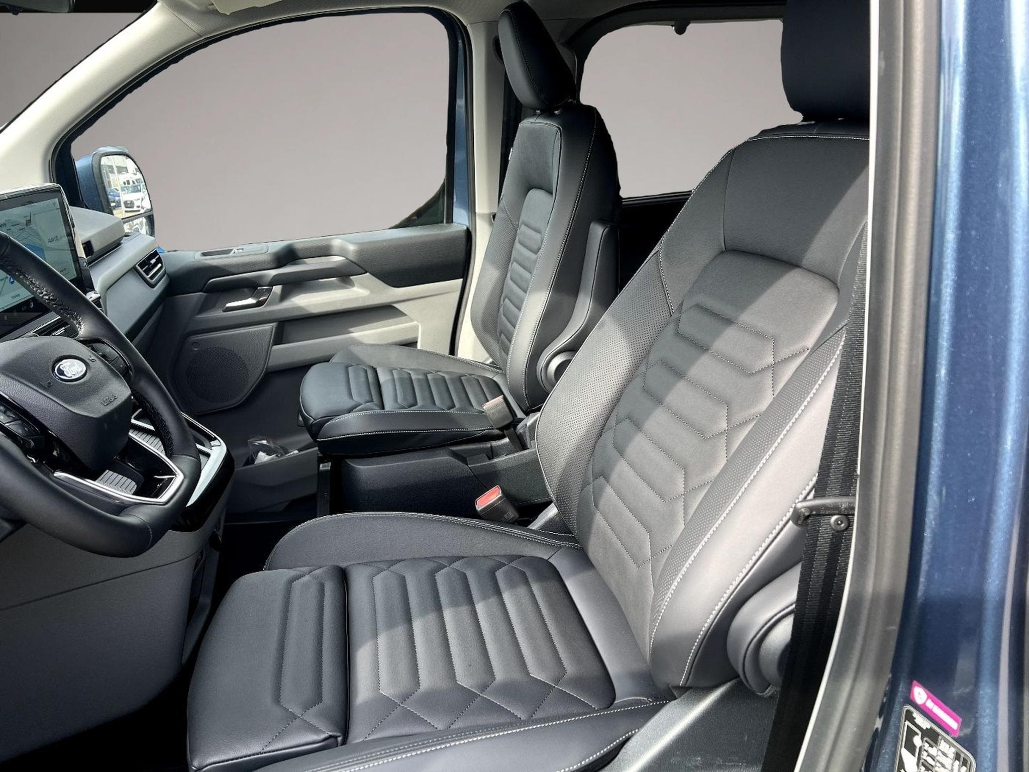 Ford Tourneo (2025) - Foto 7