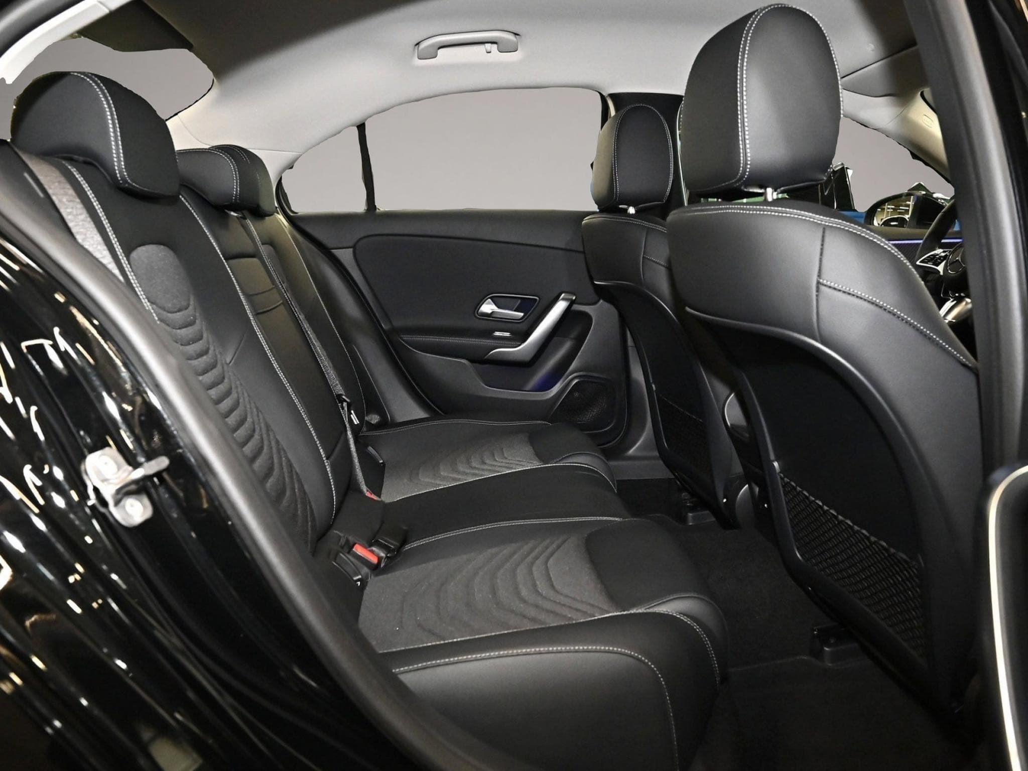 Mercedes GLA 200 (2025) - Photo 4