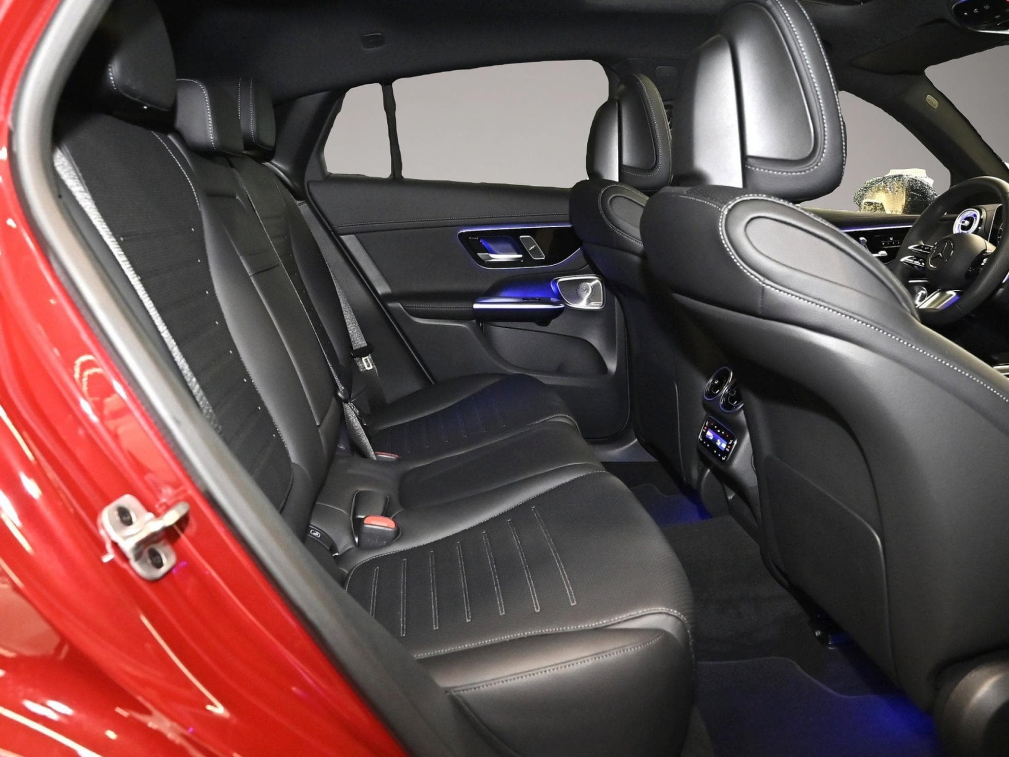 Mercedes GLA 200 (2025) - Photo 4