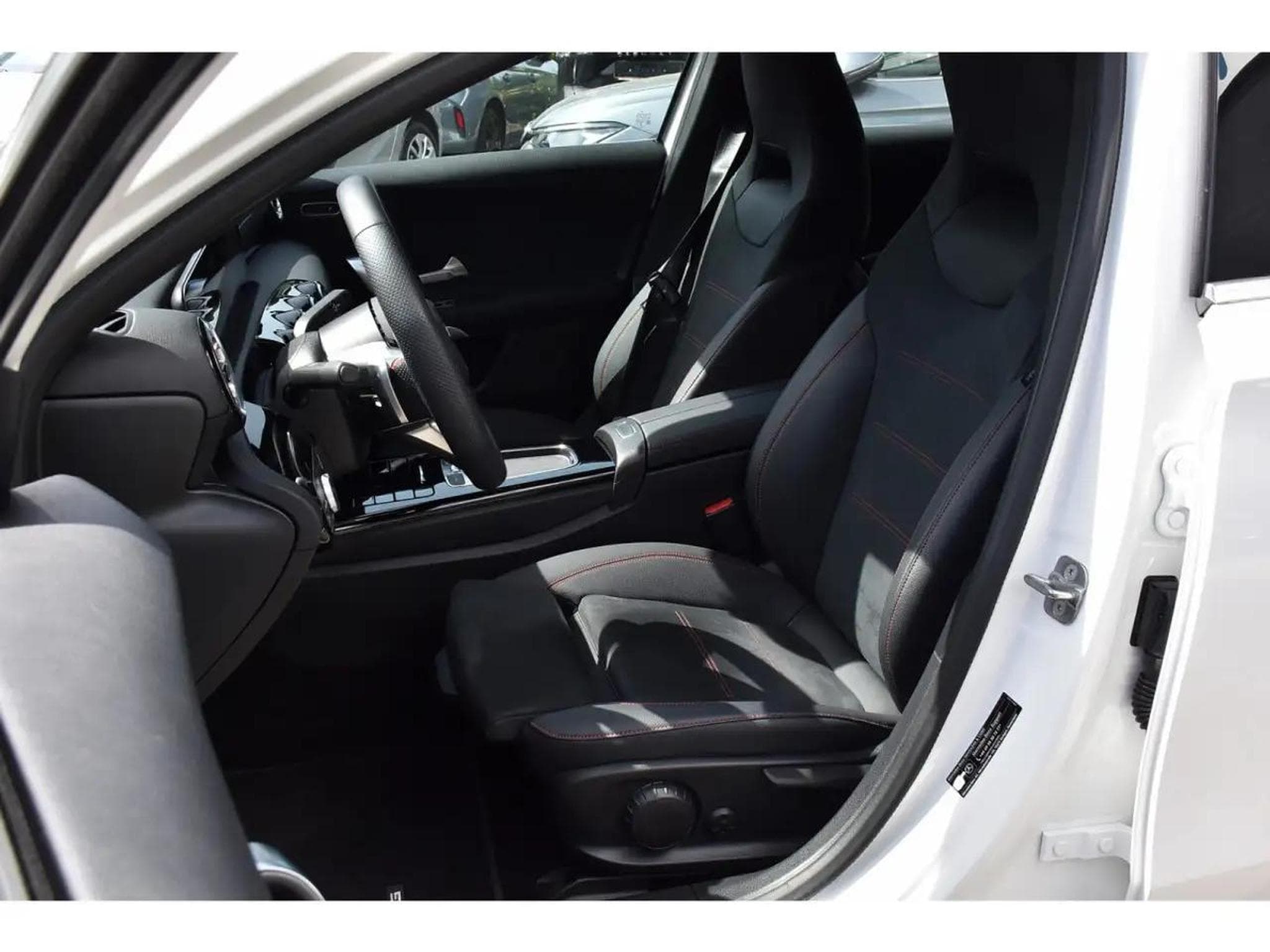Mercedes GLA 200 (2025) - Photo 6