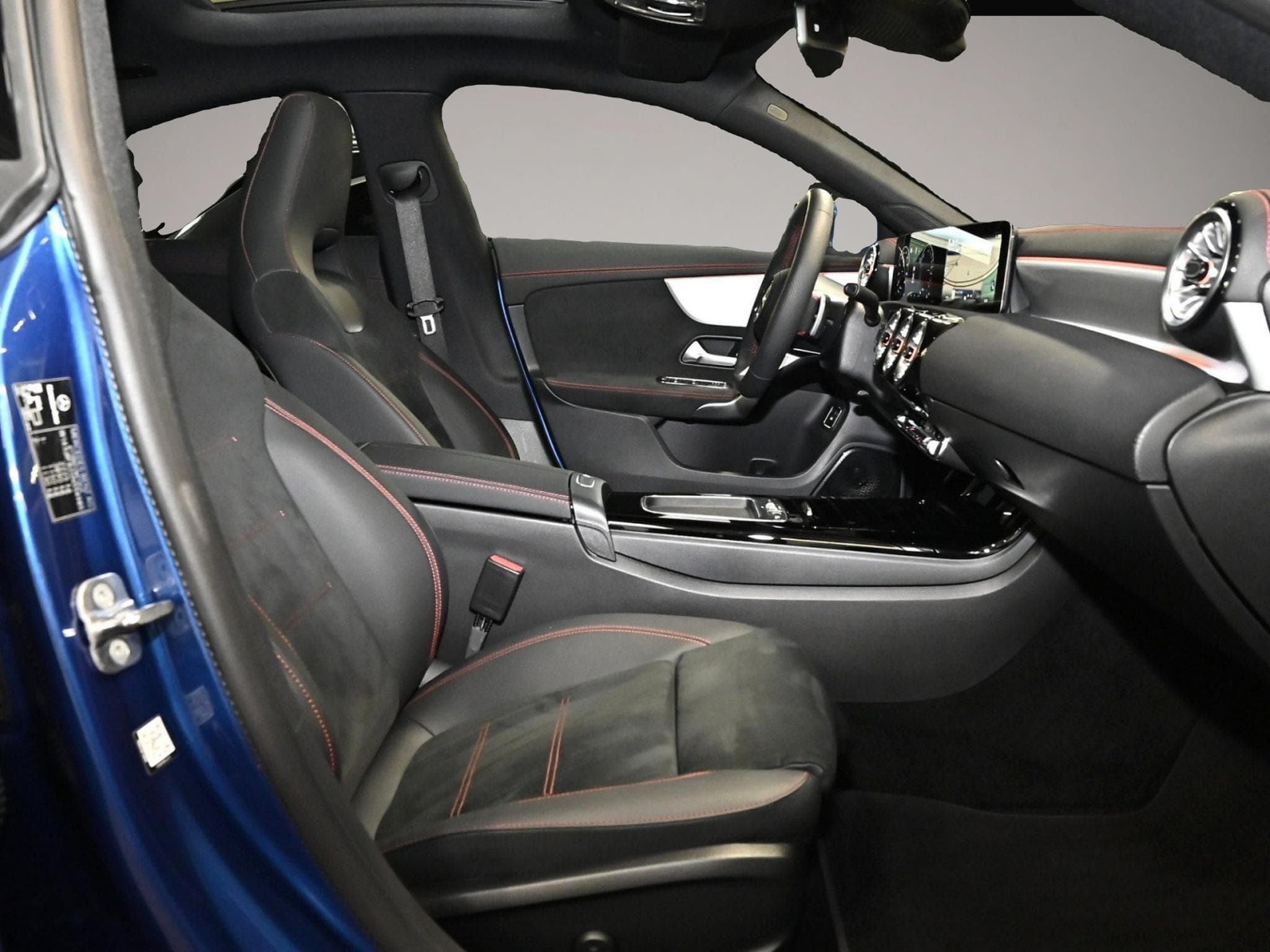 Mercedes GLA 200 (2025) - Photo 2
