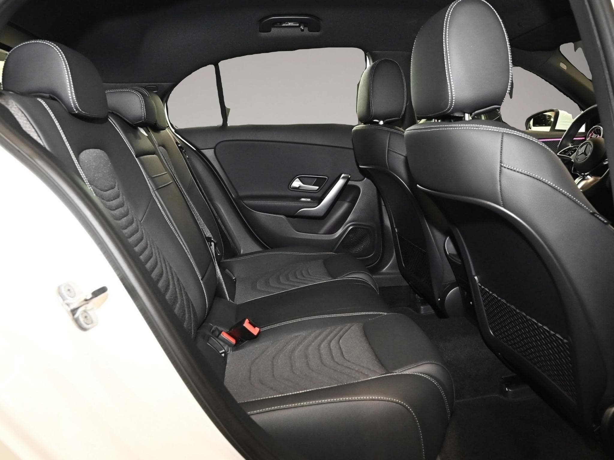 Mercedes 250 (2025) - Foto 4