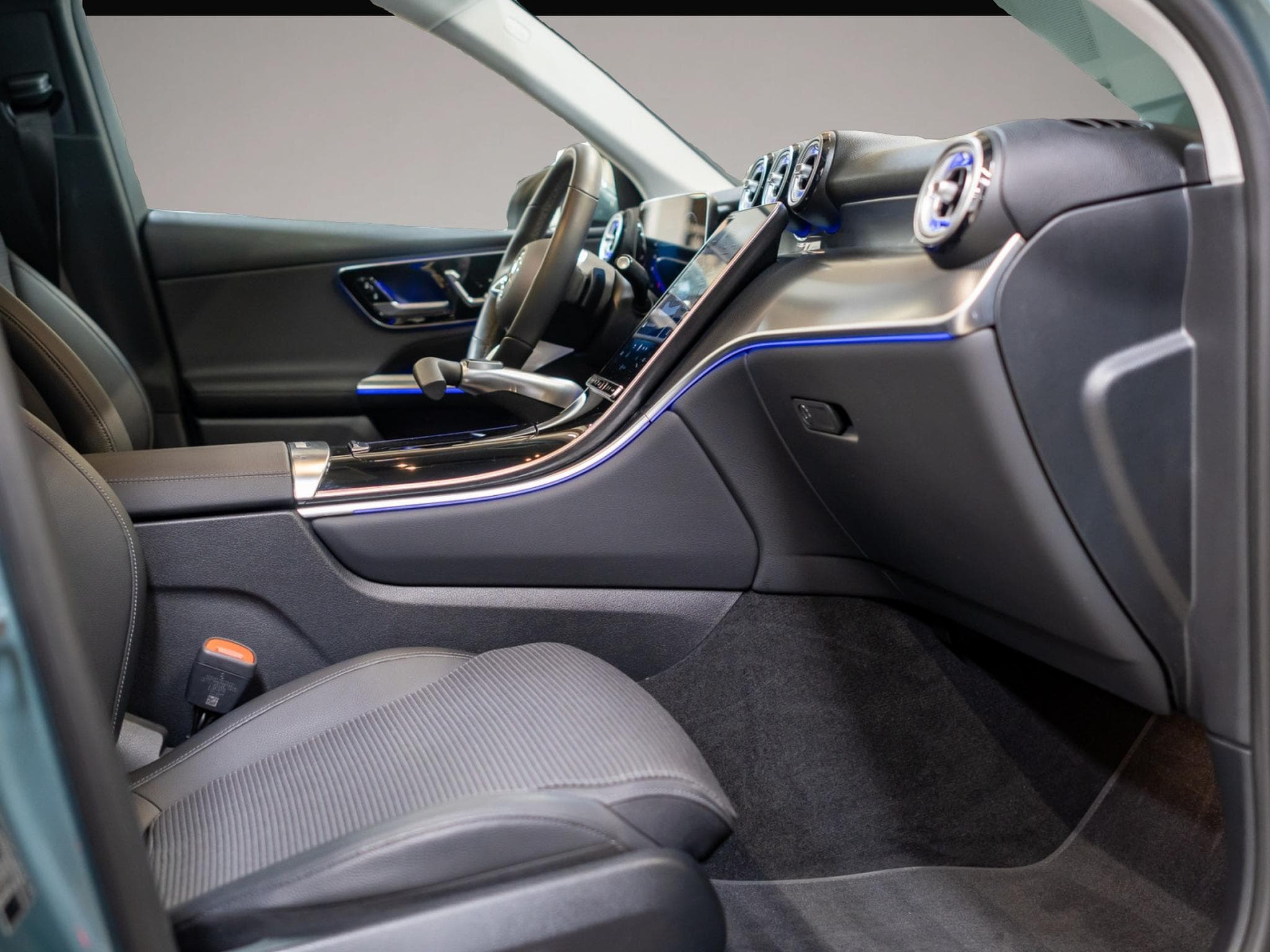 Mercedes GLA 200 (2024) - Photo 2