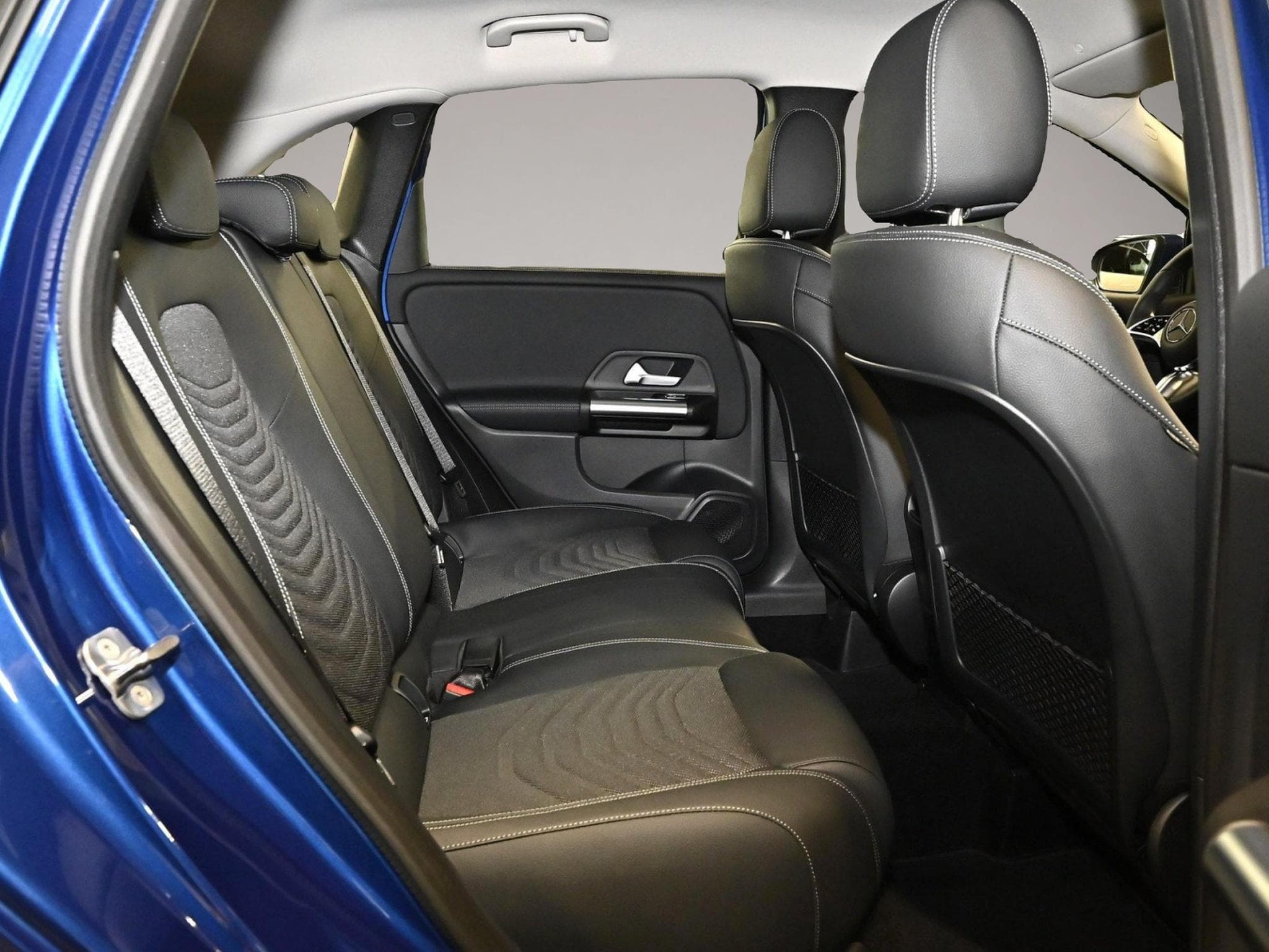 Mercedes 250 (2025) - Foto 4