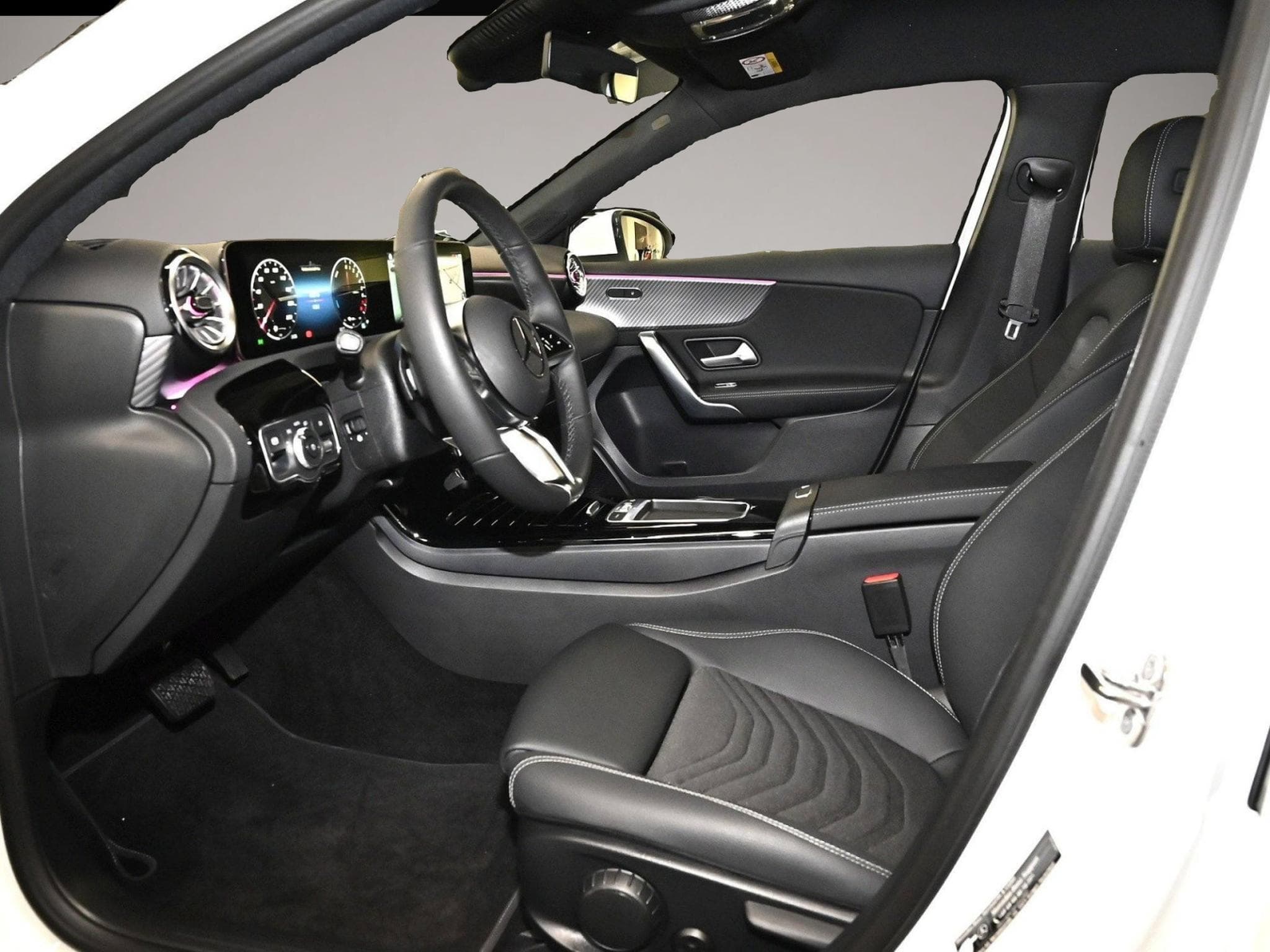 Mercedes 250 (2025) - Foto 6
