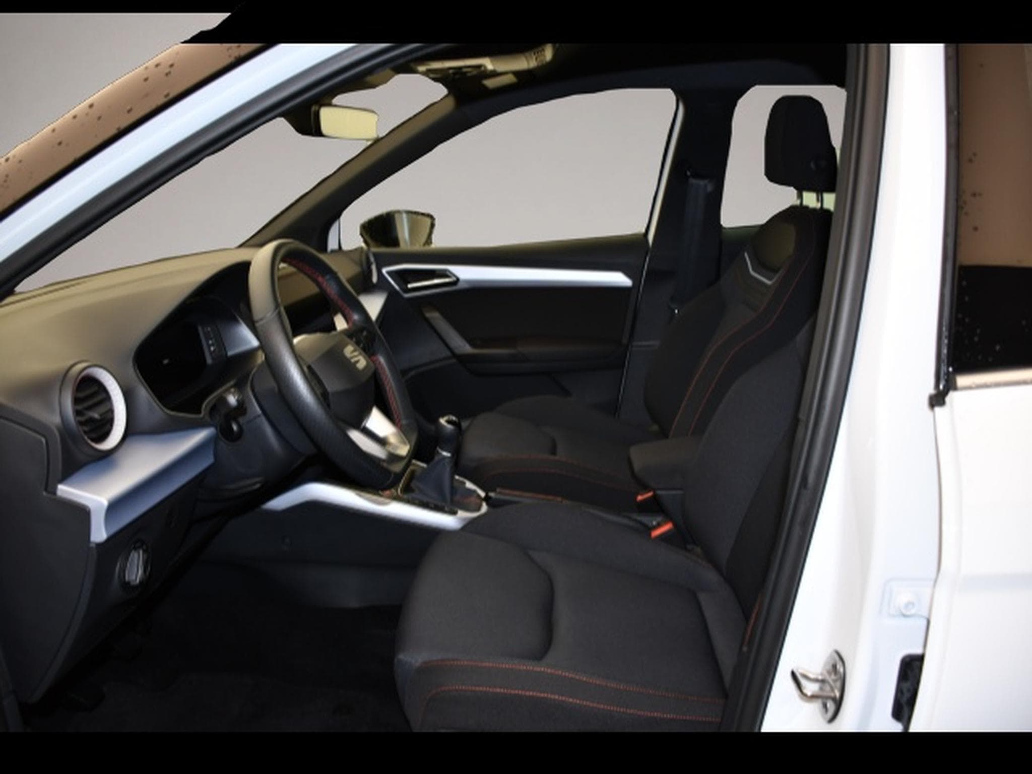 Seat Arona (2024) - Photo 3