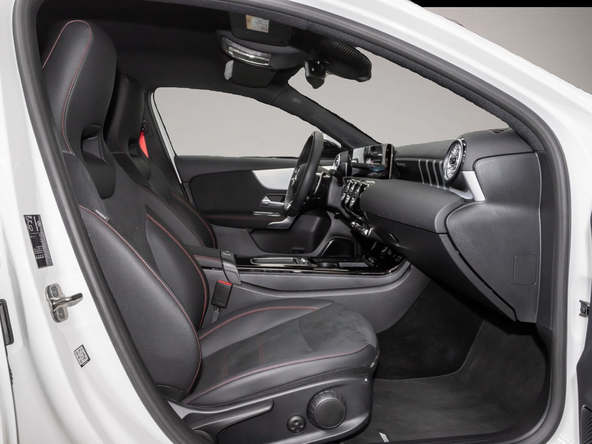 Mercedes C 63 AMG (2025) - Photo 2