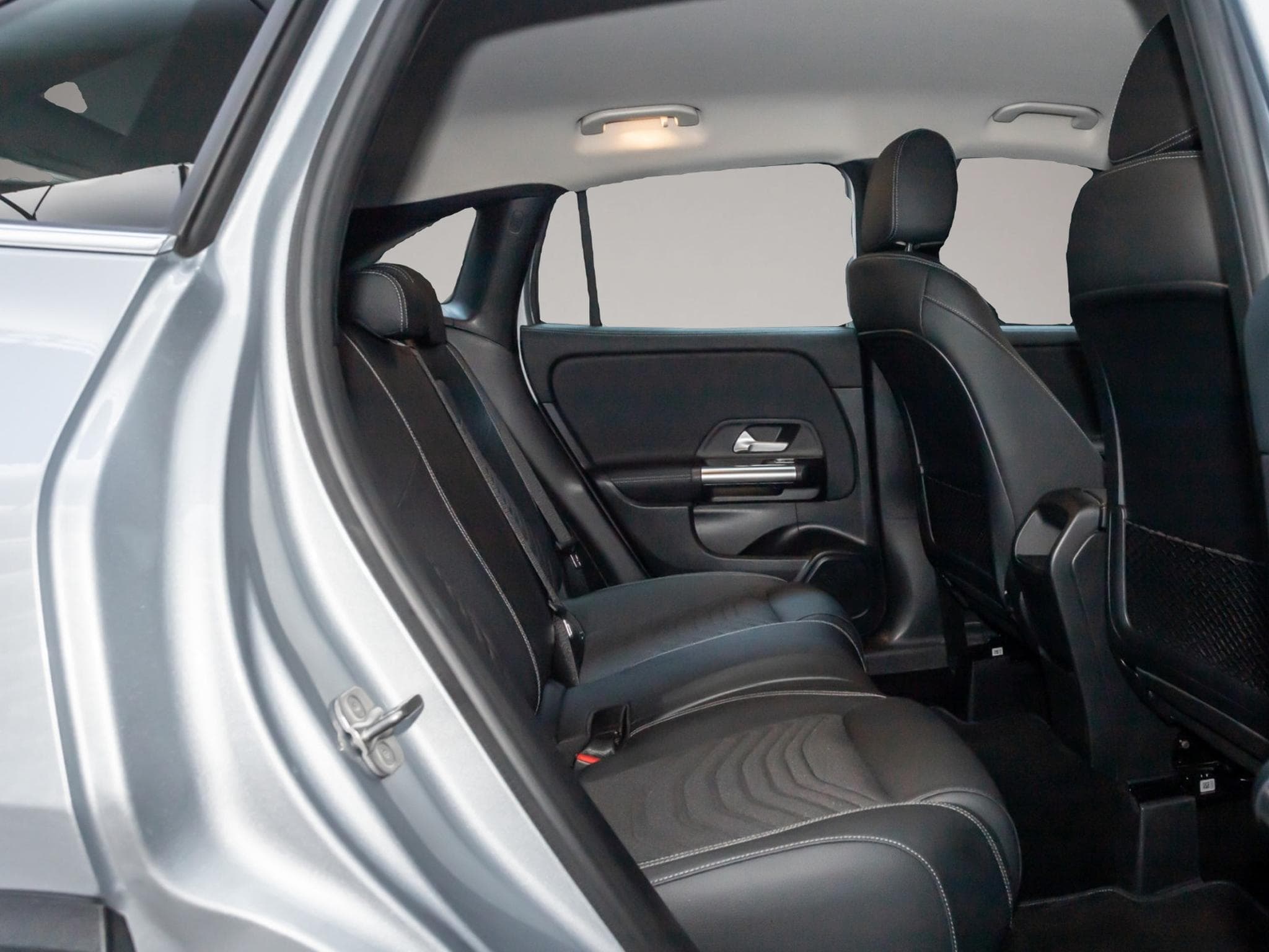 Mercedes GLA 200 (2025) - Photo 4