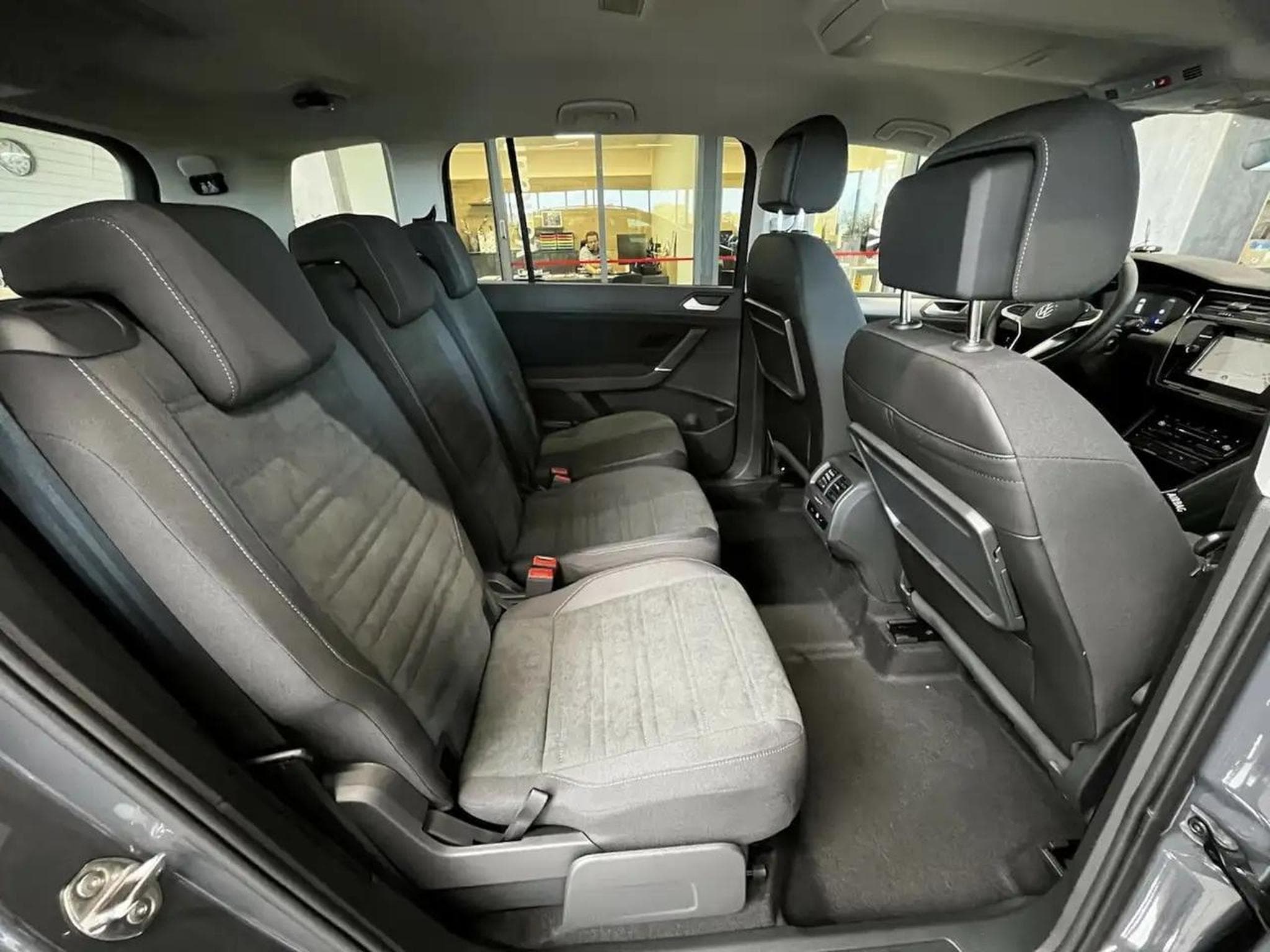 VW Touran (2025) - Foto 7