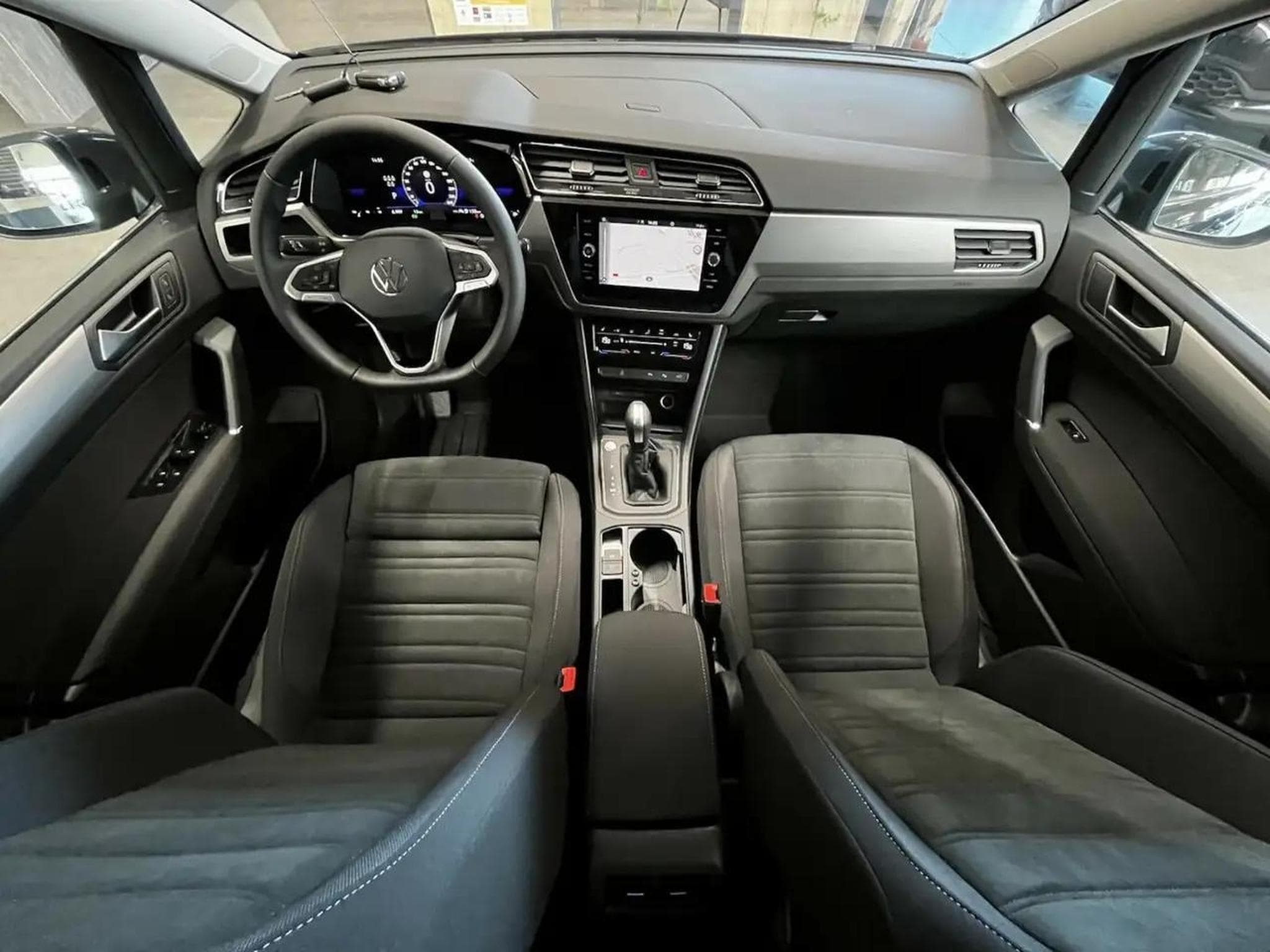 VW Touran (2025) - Foto 8