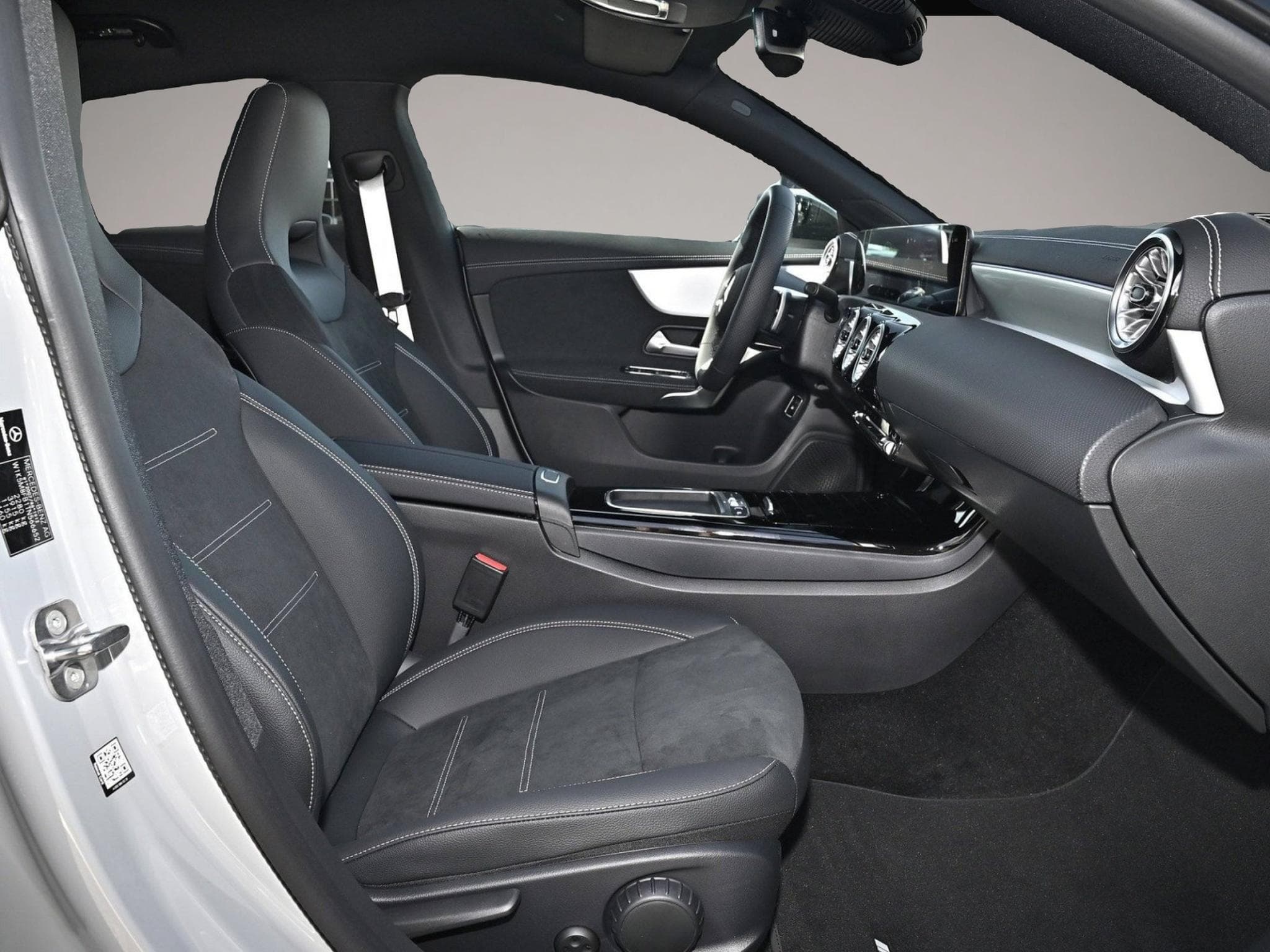 Mercedes GLA 200 (2025) - Photo 2