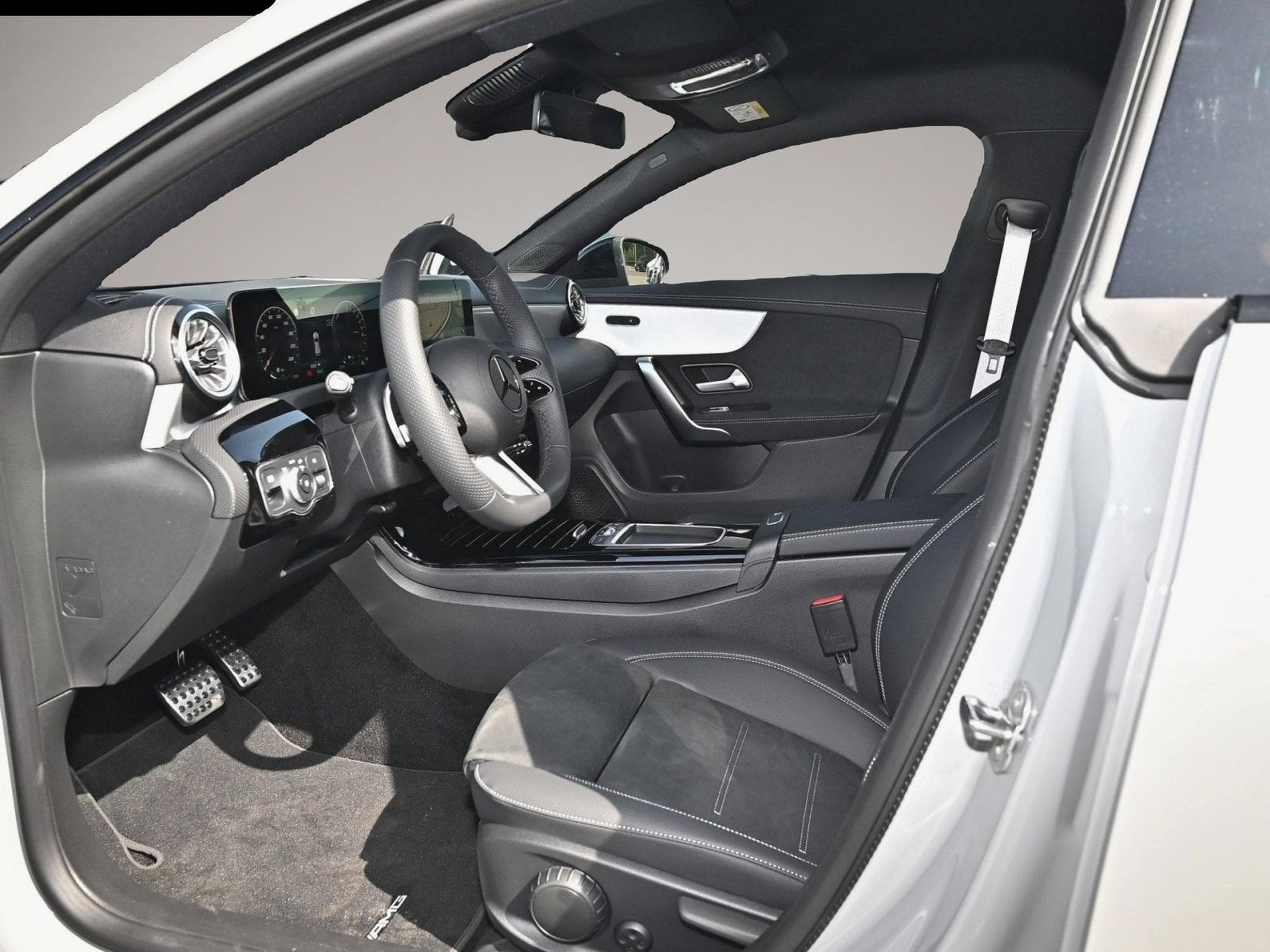 Mercedes GLA 200 (2025) - Photo 6