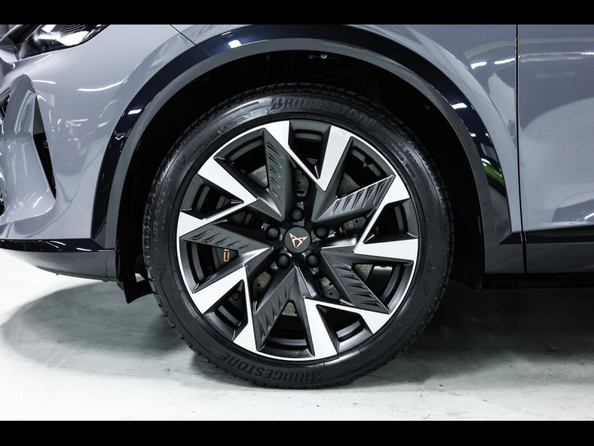 Cupra Formentor VZ 2.0 TSI 333 DSG7 4DRIVE (FACELIFT) – PACK SKYLINE - GRAPH (2025) - Photo 8