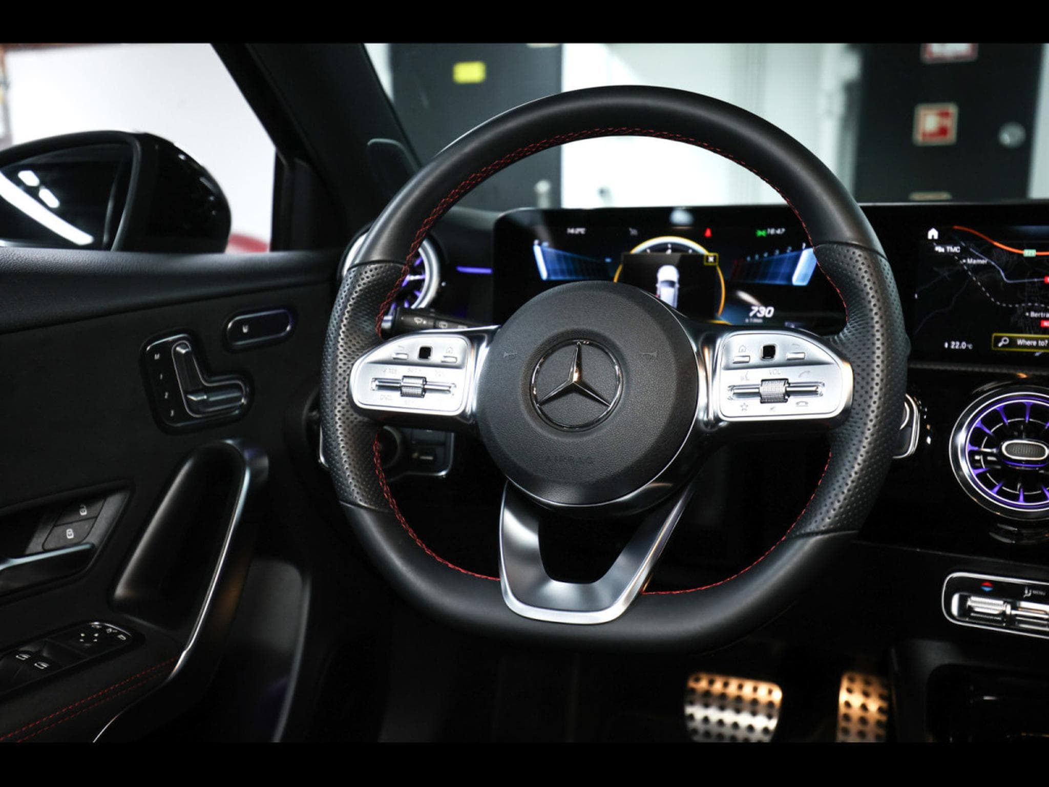 Mercedes A 45 AMG 4MATIC PACK AERODYNAMIQUE (2022) - Foto 12