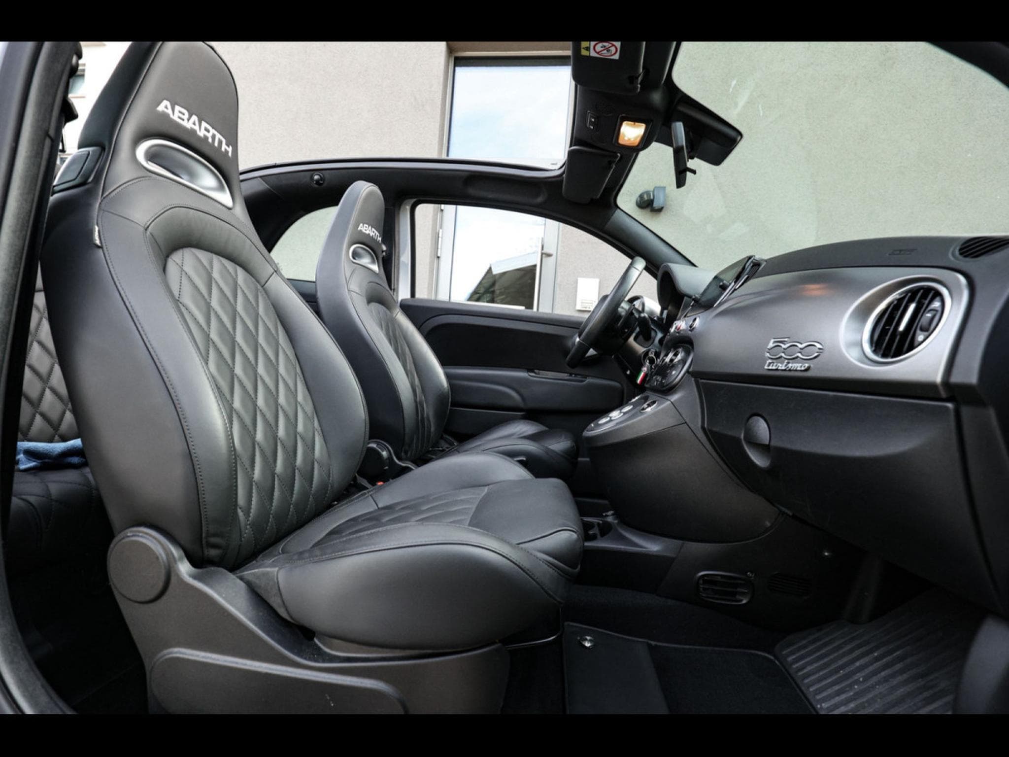 Abarth 595 C CABRIOLET 1.4 T-JET 16V - AUTO (2022) - Foto 24