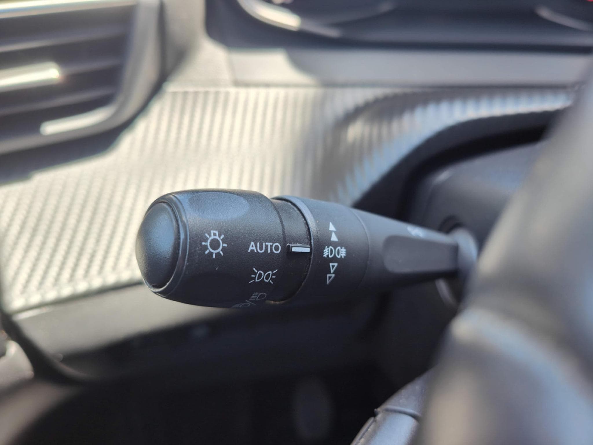 Peugeot 2008 1.2 PURETECH GPS CAMERA CARPLAY ATTELAGE (2020) - Photo 18
