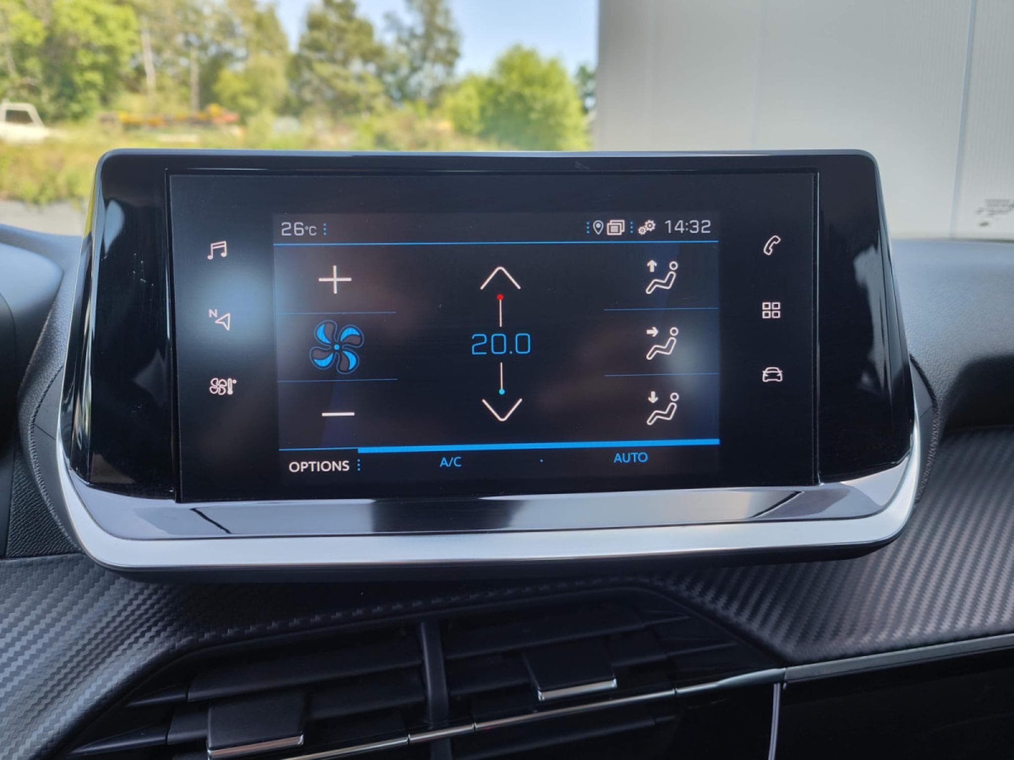 Peugeot 2008 1.2 PURETECH GPS CAMERA CARPLAY ATTELAGE (2020) - Photo 25