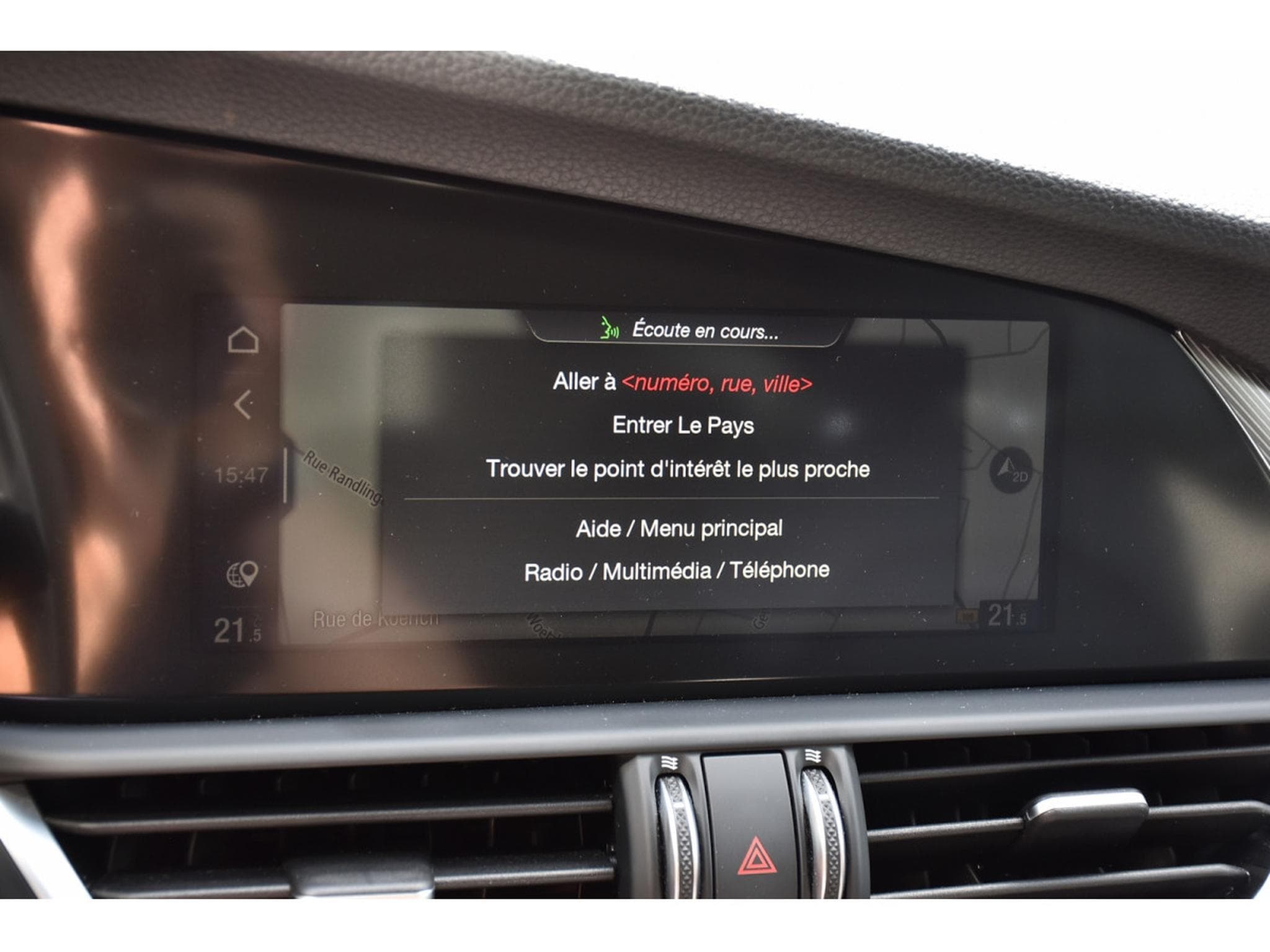 Alfa-Romeo Giulia 2.0 T Sprint ATX CUIR MEMO GPS ACC LANE SIDE CAM (2021) - Photo 13