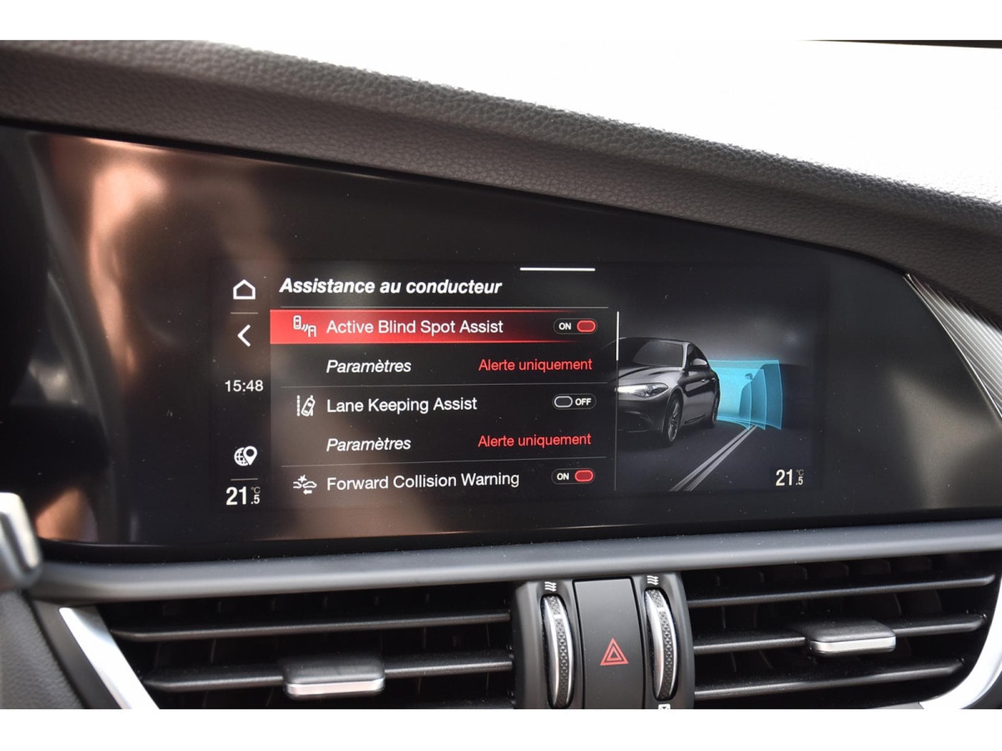 Alfa-Romeo Giulia 2.0 T Sprint ATX CUIR MEMO GPS ACC LANE SIDE CAM (2021) - Photo 14