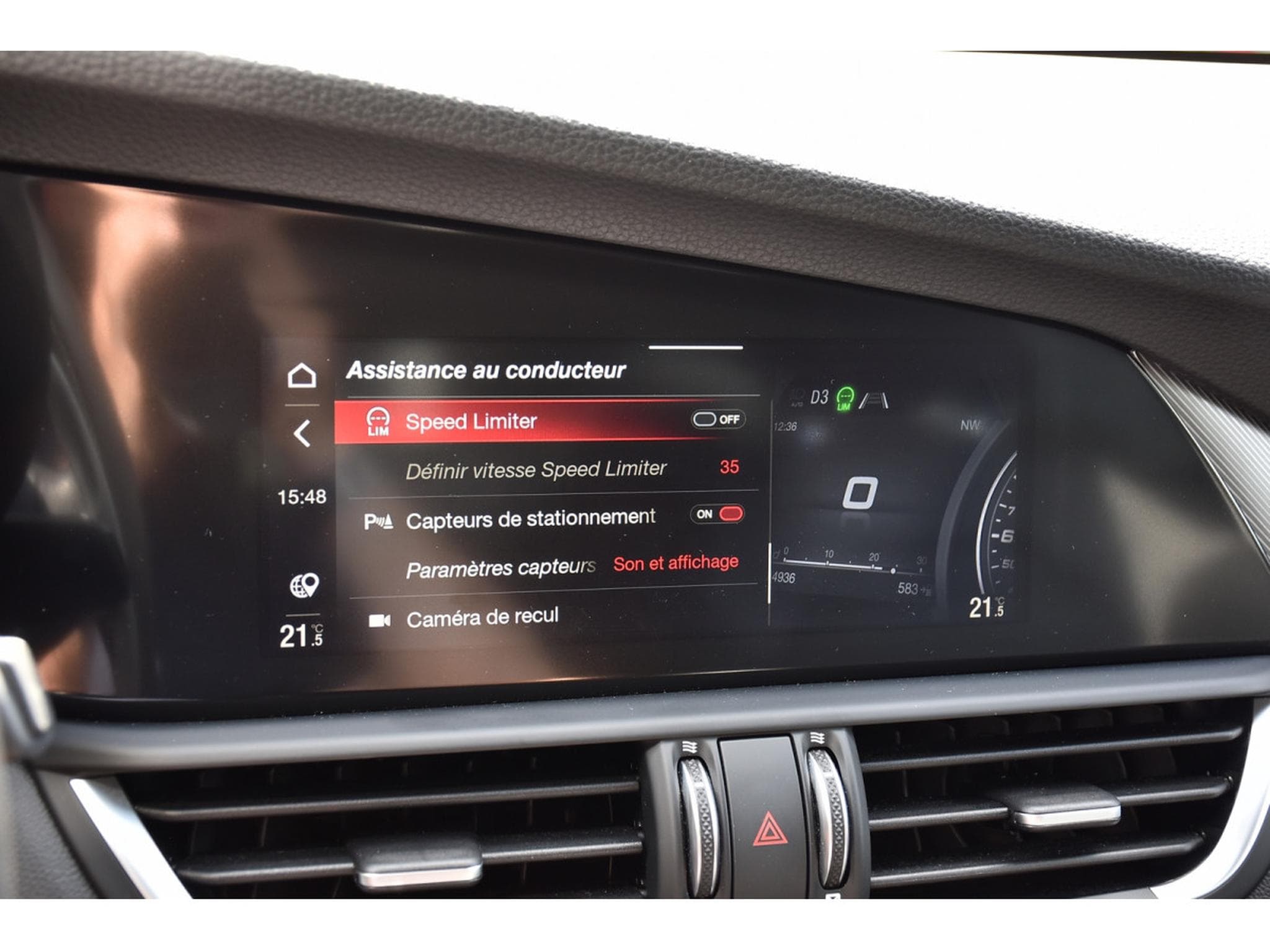 Alfa-Romeo Giulia 2.0 T Sprint ATX CUIR MEMO GPS ACC LANE SIDE CAM (2021) - Photo 16