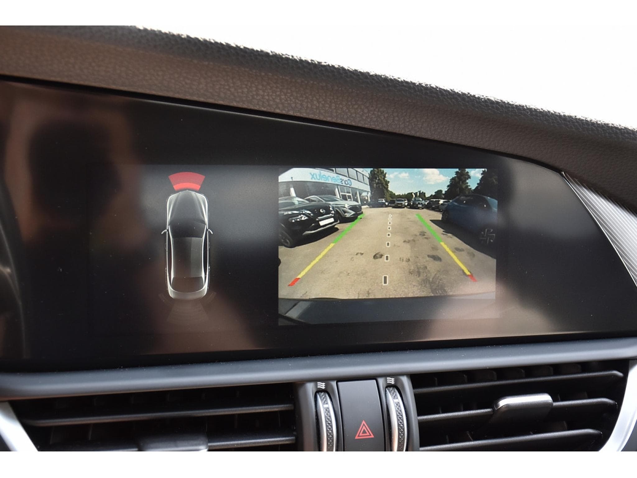 Alfa-Romeo Giulia 2.0 T Sprint ATX CUIR MEMO GPS ACC LANE SIDE CAM (2021) - Photo 18