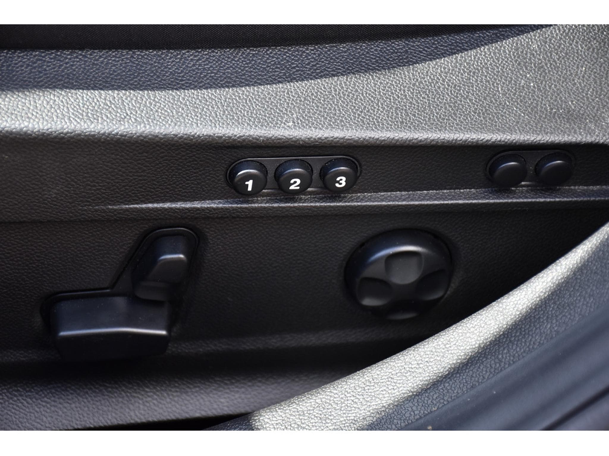 Alfa-Romeo Giulia 2.0 T Sprint ATX CUIR MEMO GPS ACC LANE SIDE CAM (2021) - Photo 22