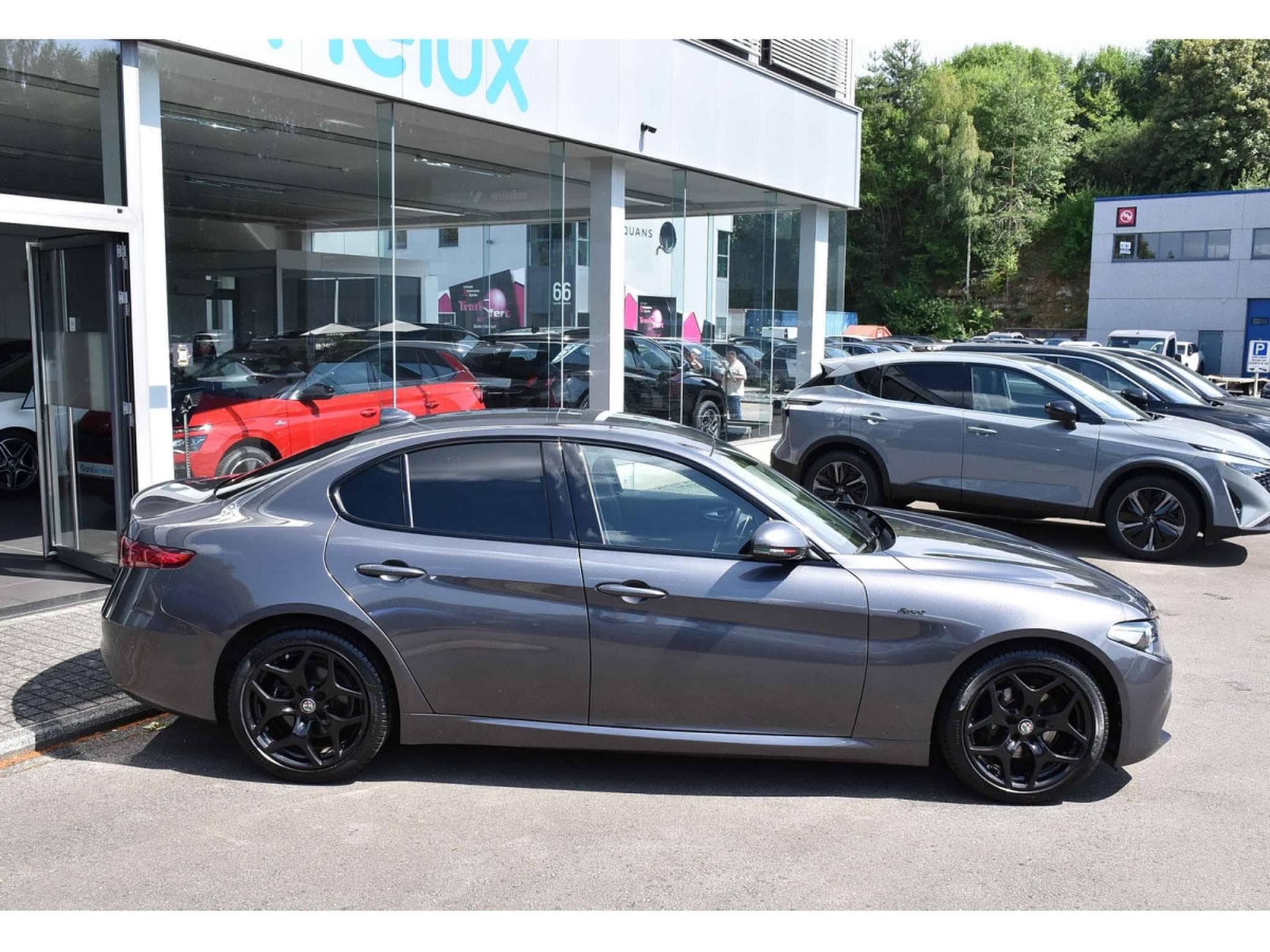 Alfa-Romeo Giulia 2.0 T Sprint ATX CUIR MEMO GPS ACC LANE SIDE CAM (2021) - Photo 3