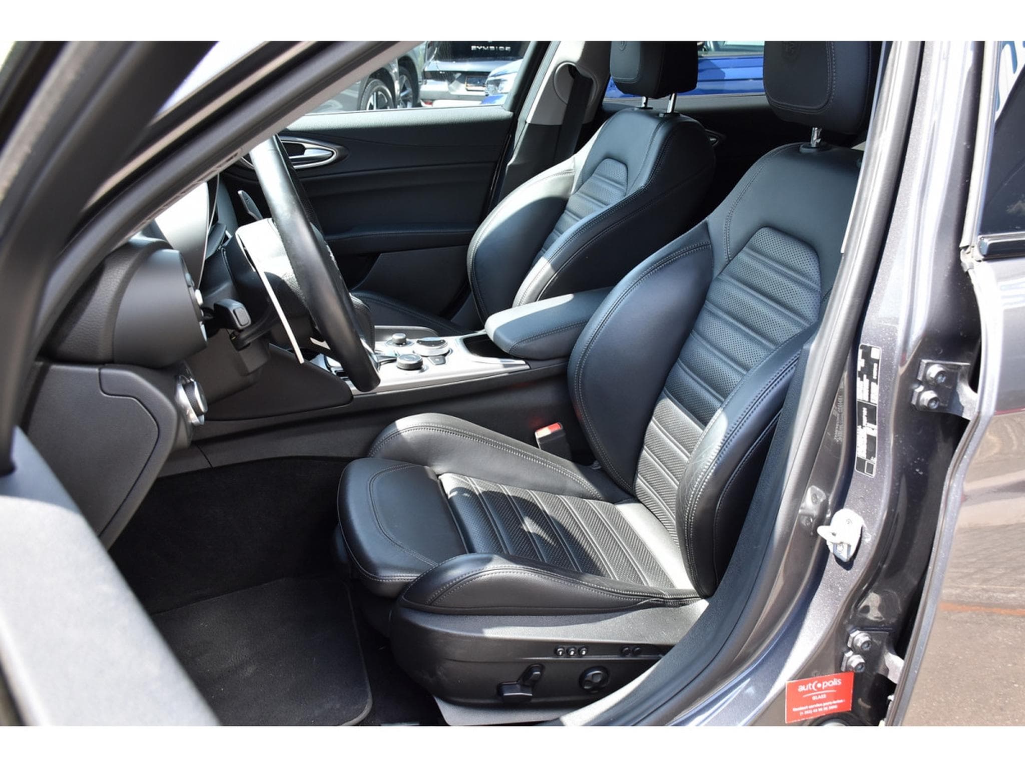 Alfa-Romeo Giulia 2.0 T Sprint ATX CUIR MEMO GPS ACC LANE SIDE CAM (2021) - Photo 6