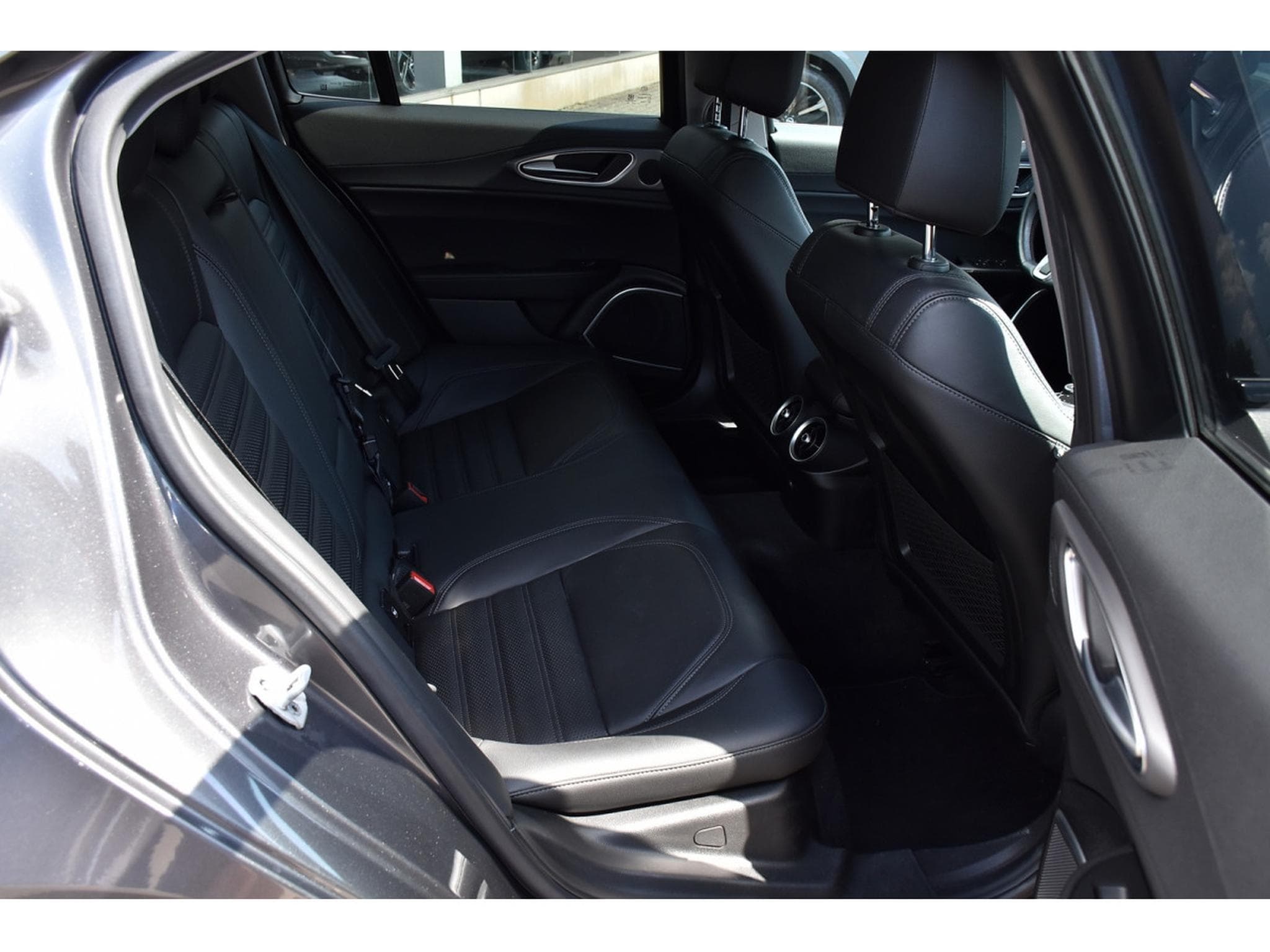 Alfa-Romeo Giulia 2.0 T Sprint ATX CUIR MEMO GPS ACC LANE SIDE CAM (2021) - Photo 8