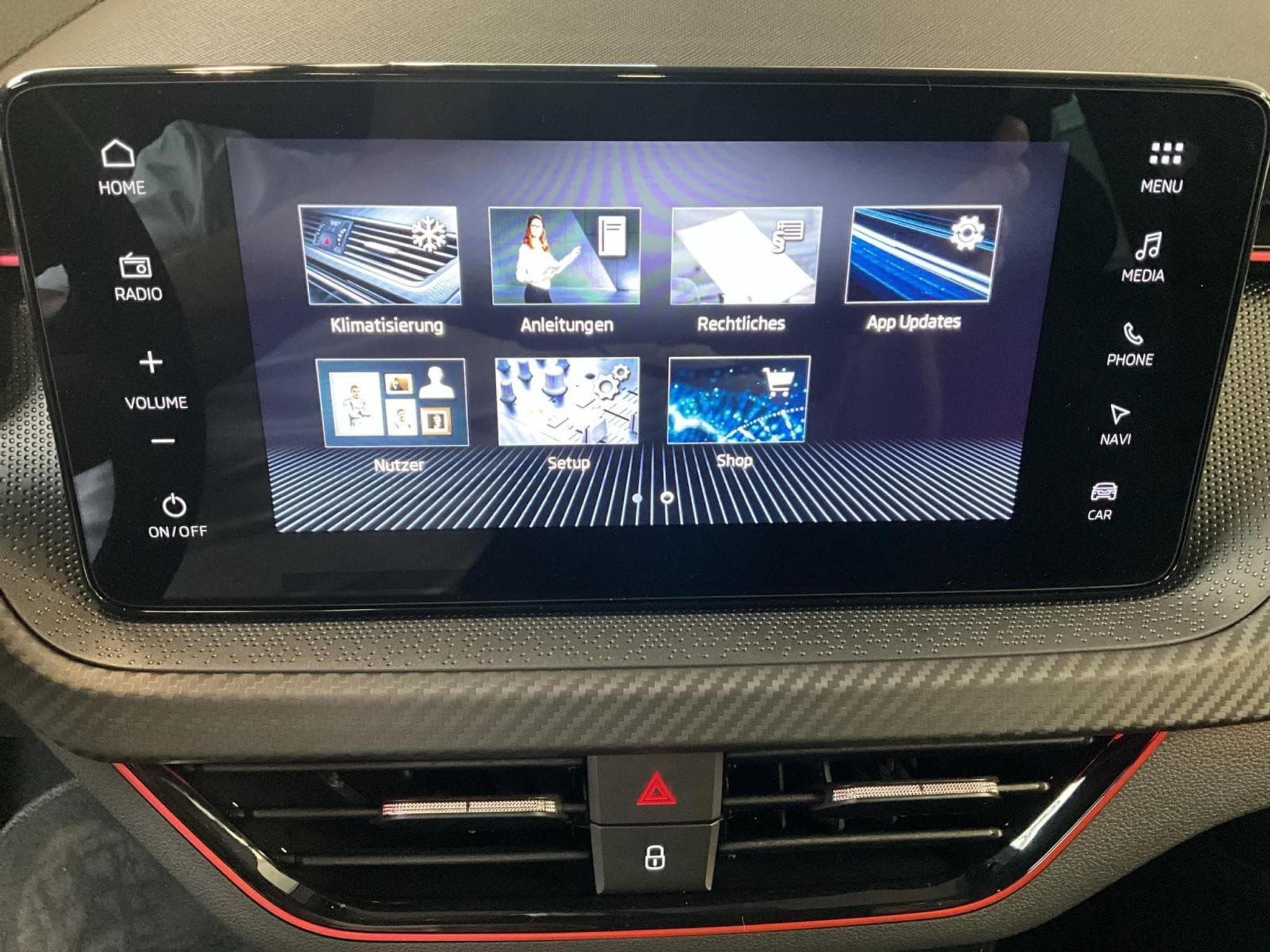 Skoda Kamiq Monte-Carlo+DSG+Led+P.Assisted+P.Park&Go (2025) - Foto 17