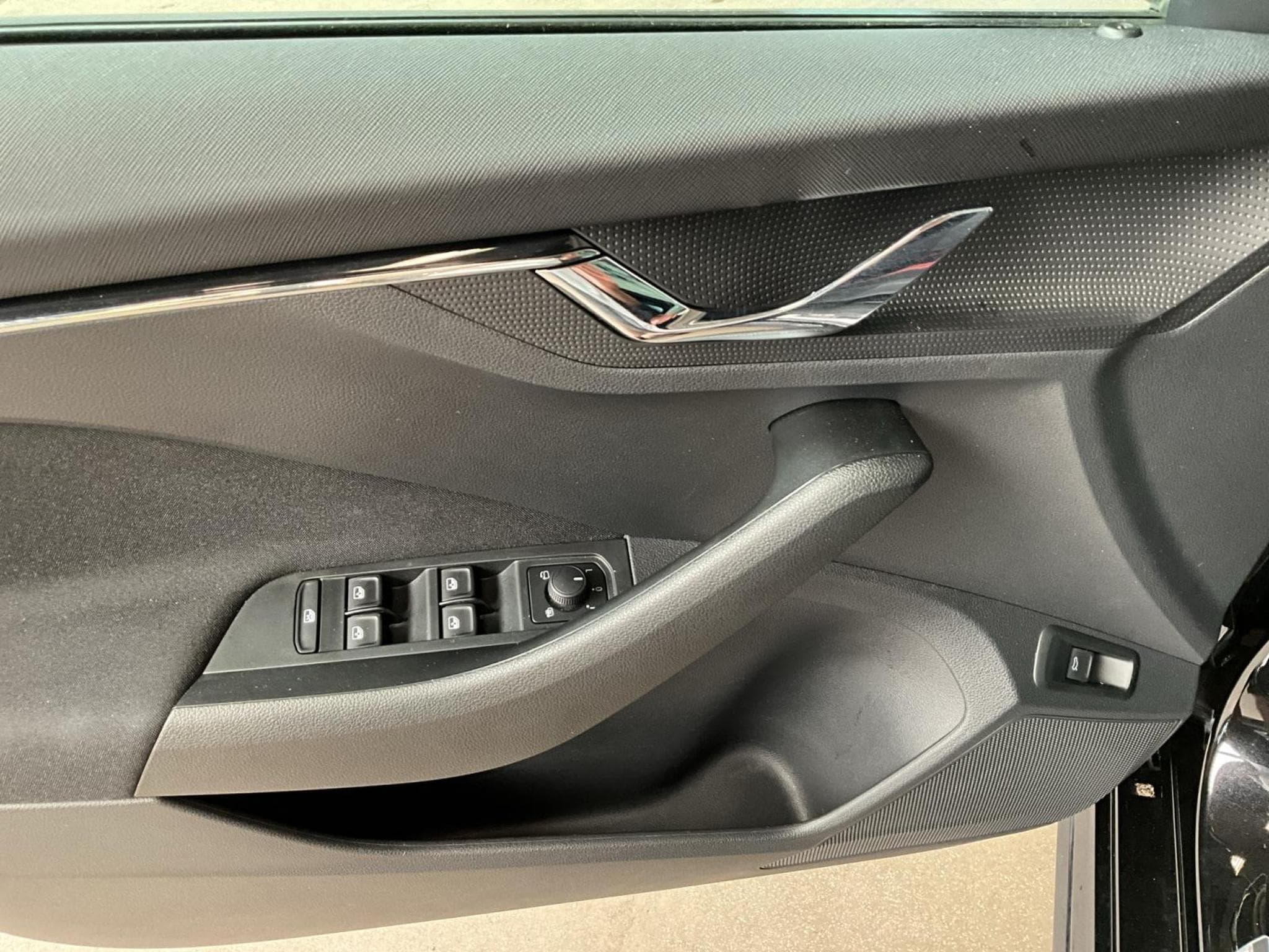 Skoda Kamiq Monte-Carlo+DSG (2022) - Foto 14