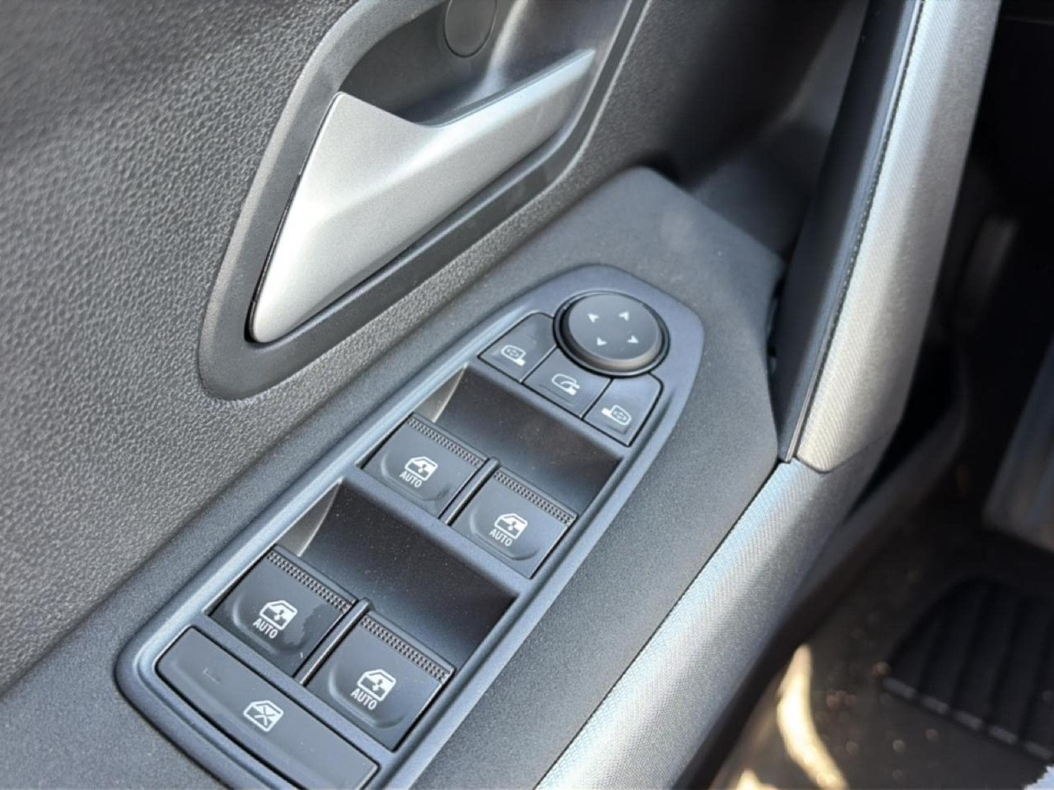 Dacia BIGSTER 1.2 MILD HYBRID 140 JOURNEY (2026) - Photo 11