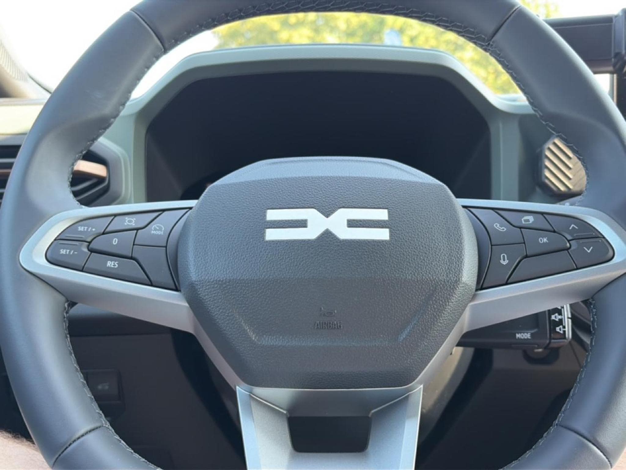 Dacia BIGSTER 1.2 MILD HYBRID 140 EXTREME (2026) - Photo 14
