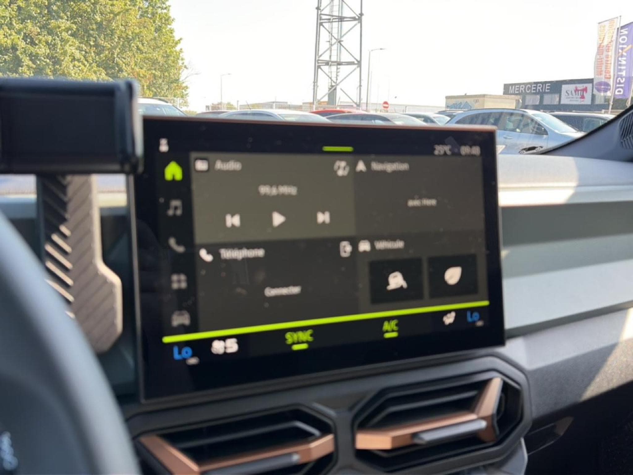 Dacia BIGSTER 1.2 MILD HYBRID 140 EXTREME (2026) - Photo 17