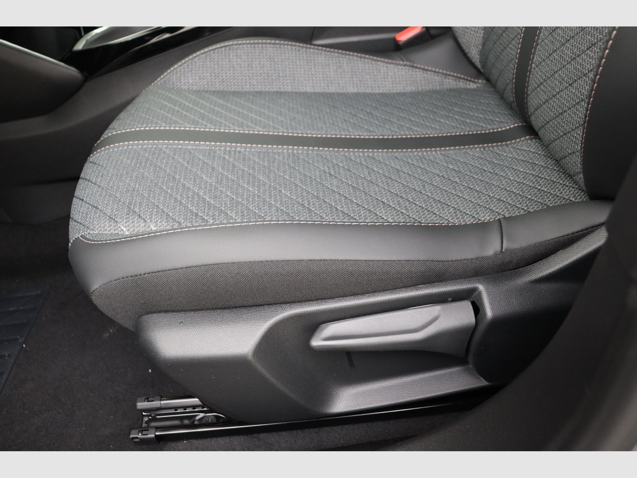 Peugeot 2008 Allure (2026) - Photo 14