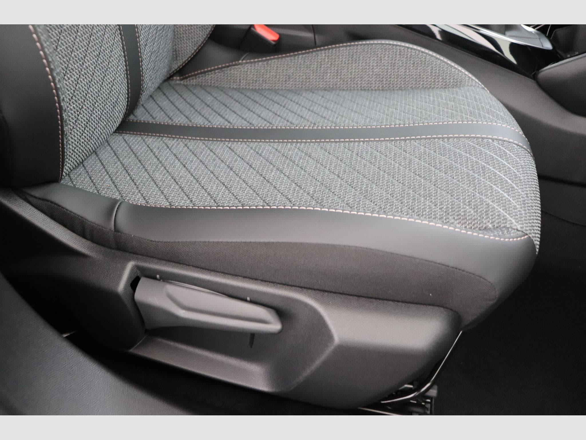 Peugeot 2008 Allure (2026) - Photo 15