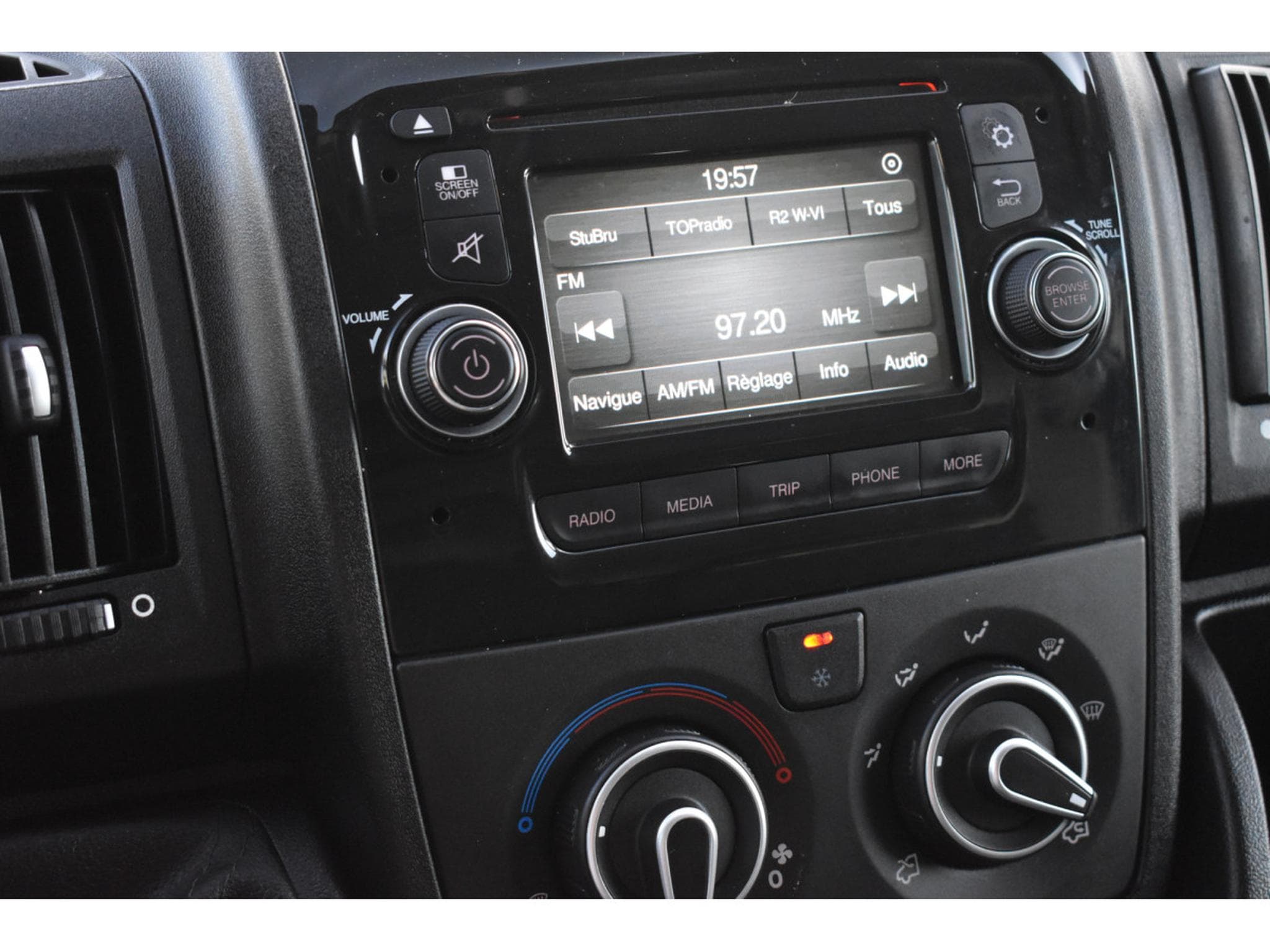 Peugeot Boxer 2,0 HDi 130 Airco 33000km L2H2 (2017) - Foto 13