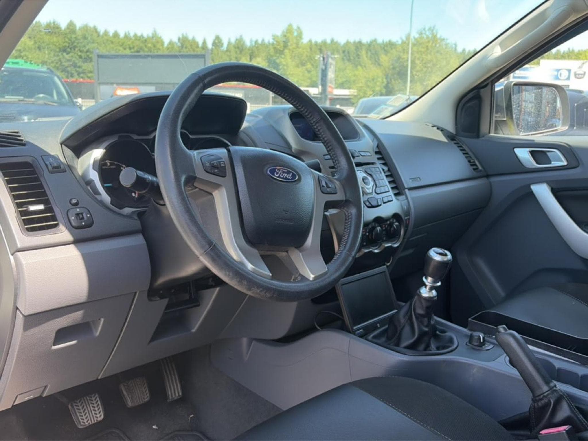 Ford RANGER 2.2 TDCI 150 SUPER CAB XLT SPORT 4X4 (2015) - Photo 10