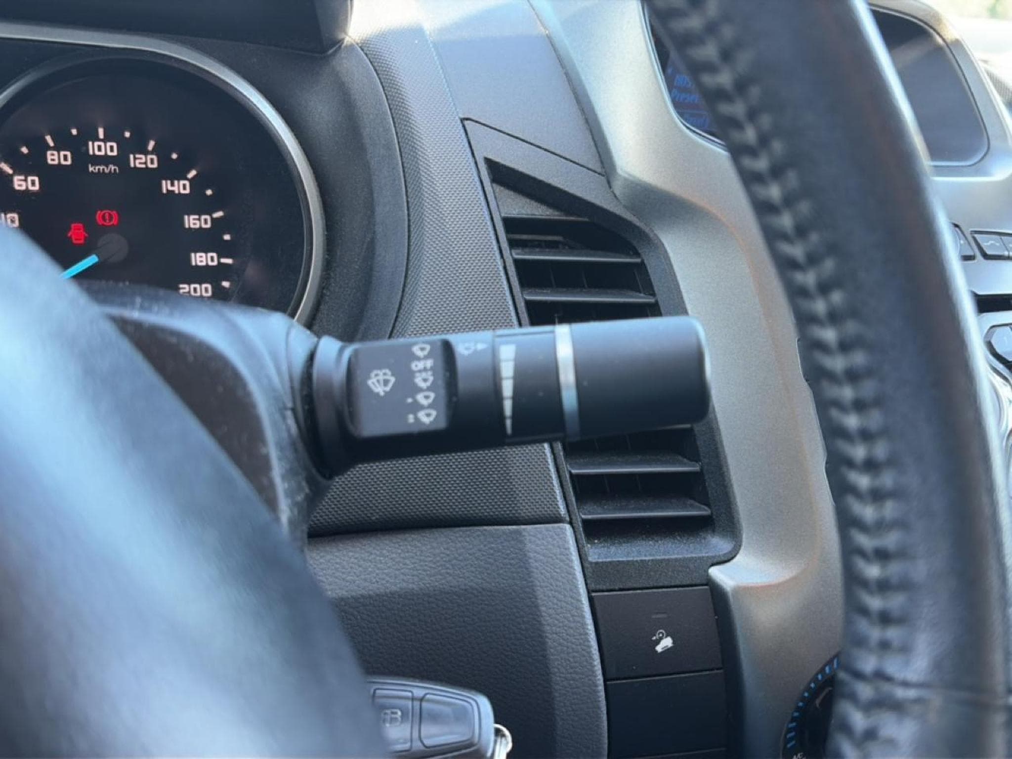 Ford RANGER 2.2 TDCI 150 SUPER CAB XLT SPORT 4X4 (2015) - Photo 20