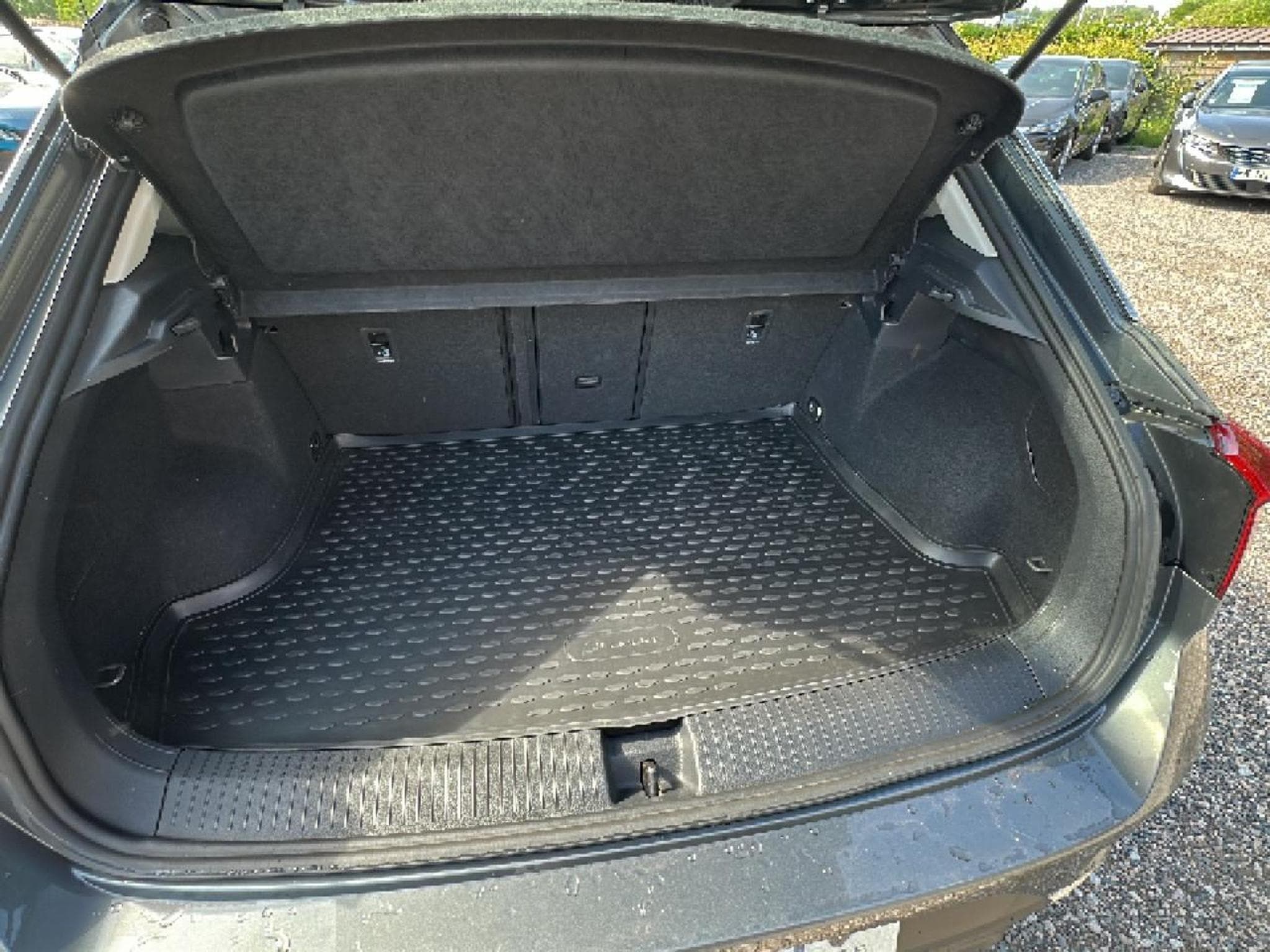 VW T-ROC 1.5 TSI EVO 150 LOUNGE DSG7 (2021) - Photo 12